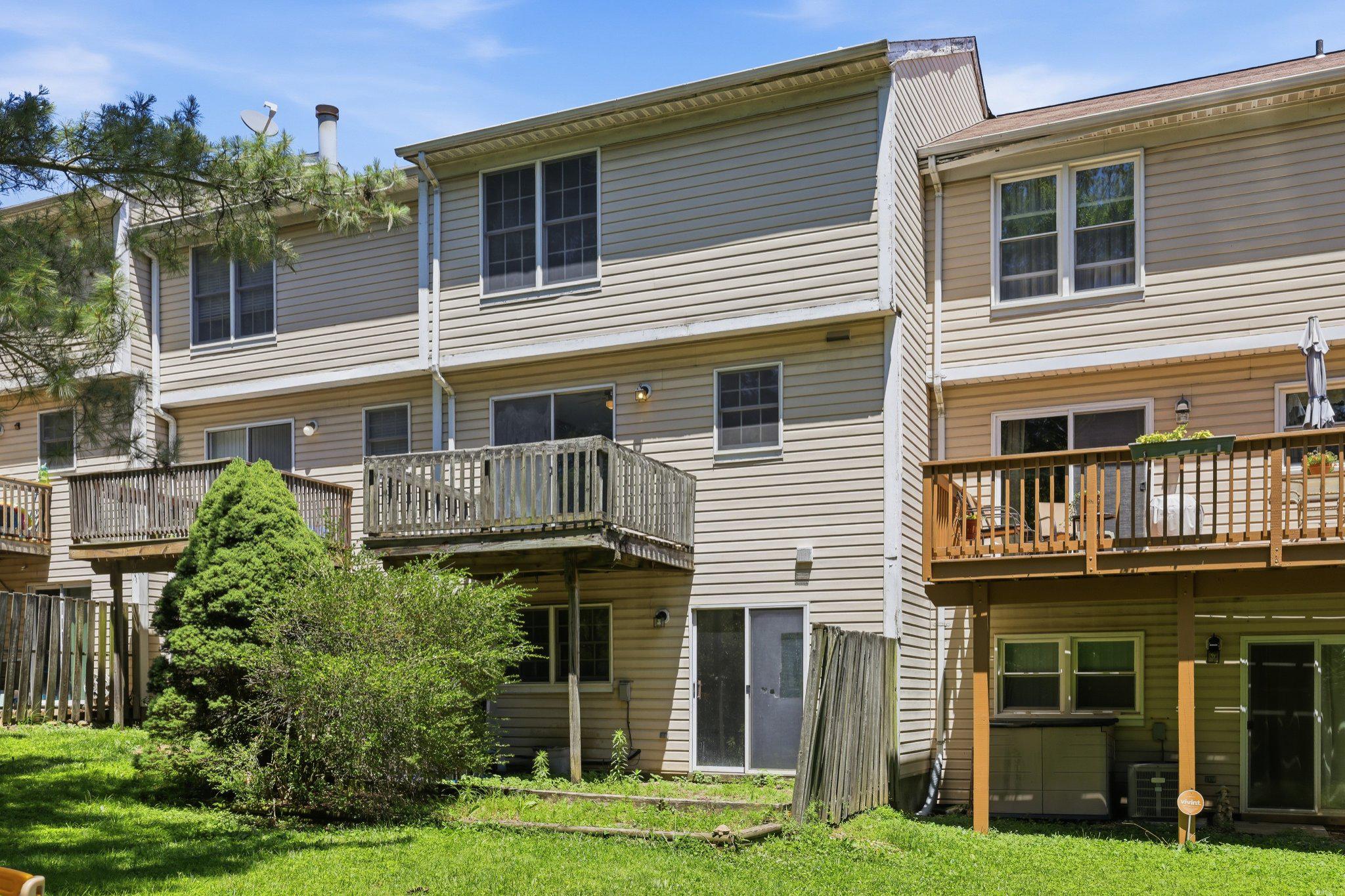 CONSTANT FRIENDSHIP - Residential