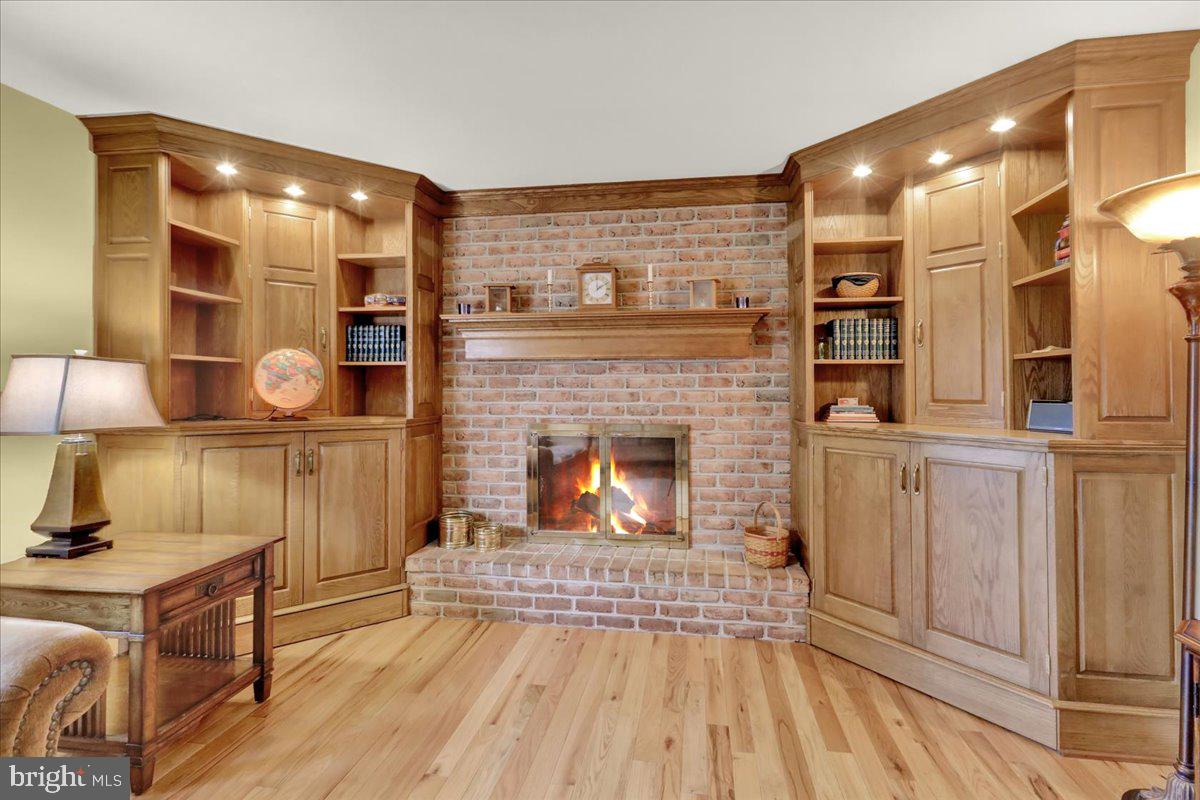WILSHIRE MEADOWS - Residential