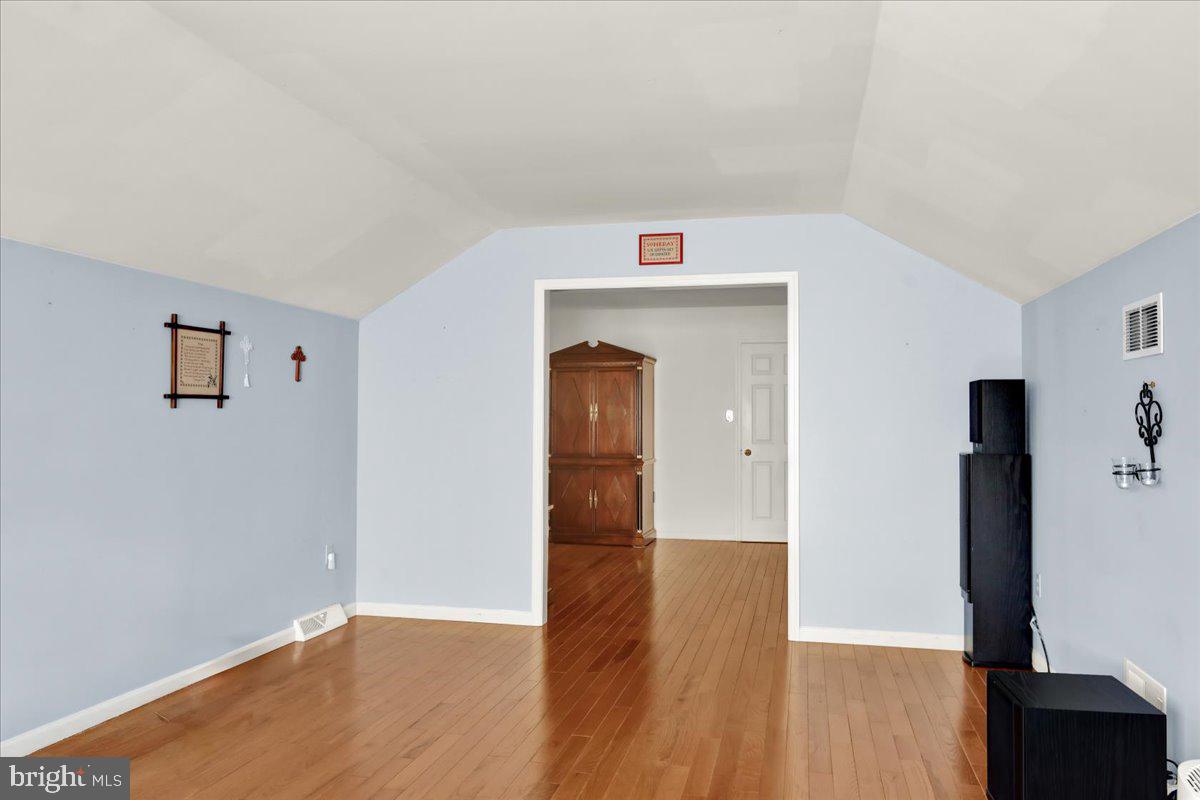 WILSHIRE MEADOWS - Residential