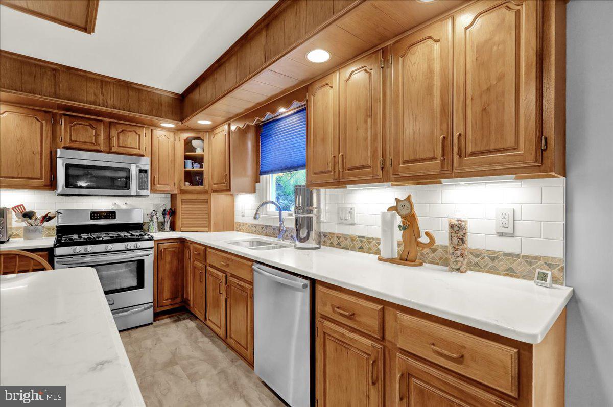 WILSHIRE MEADOWS - Residential