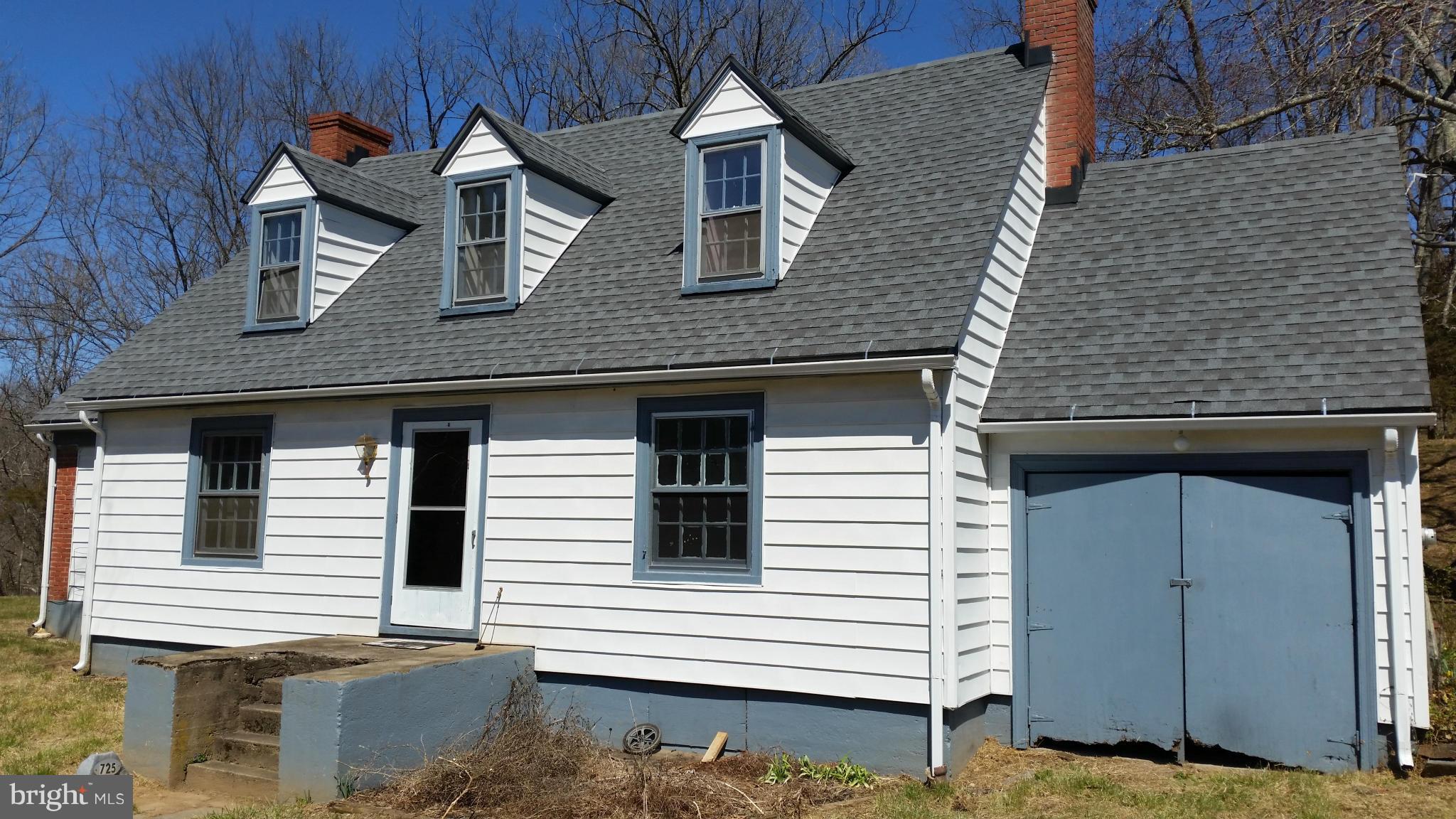 Very spacious country home, located in a very private area of Madison County.  Must see to appreciate.
