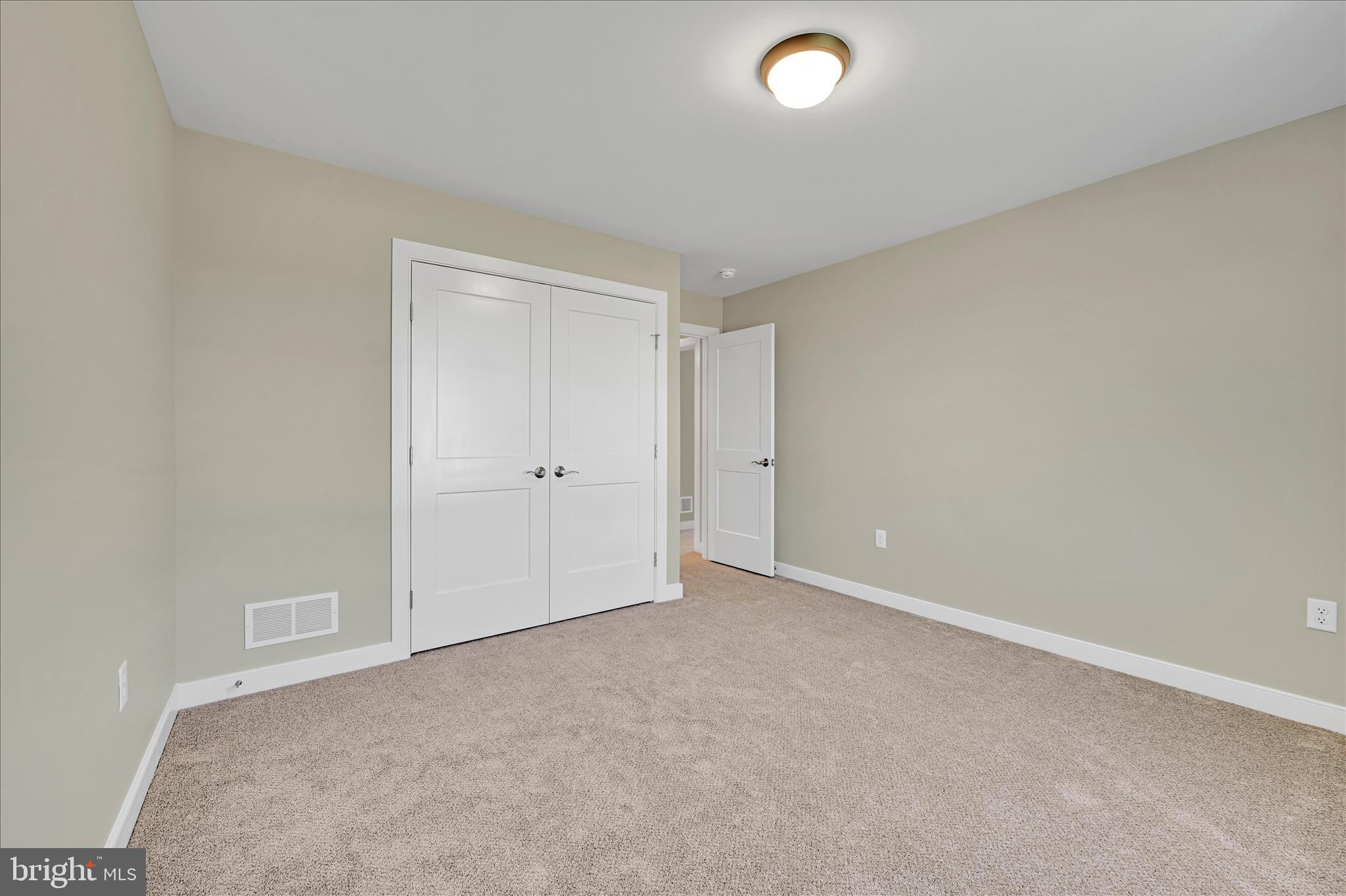 STONEYBROOK OF ELIZABETHTOWN - Residential