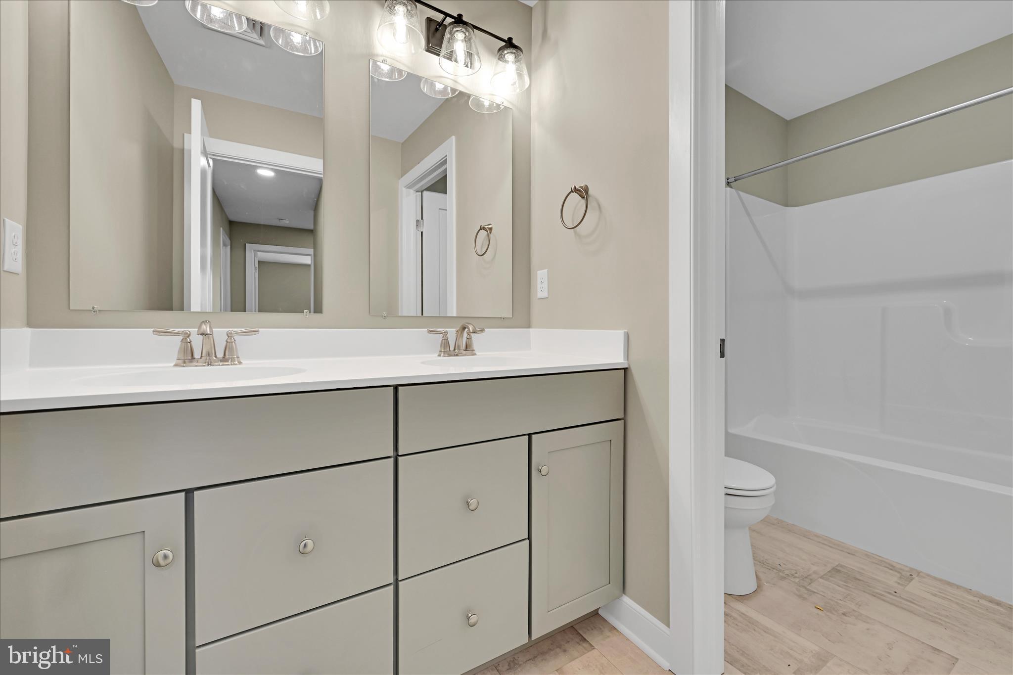 STONEYBROOK OF ELIZABETHTOWN - Residential