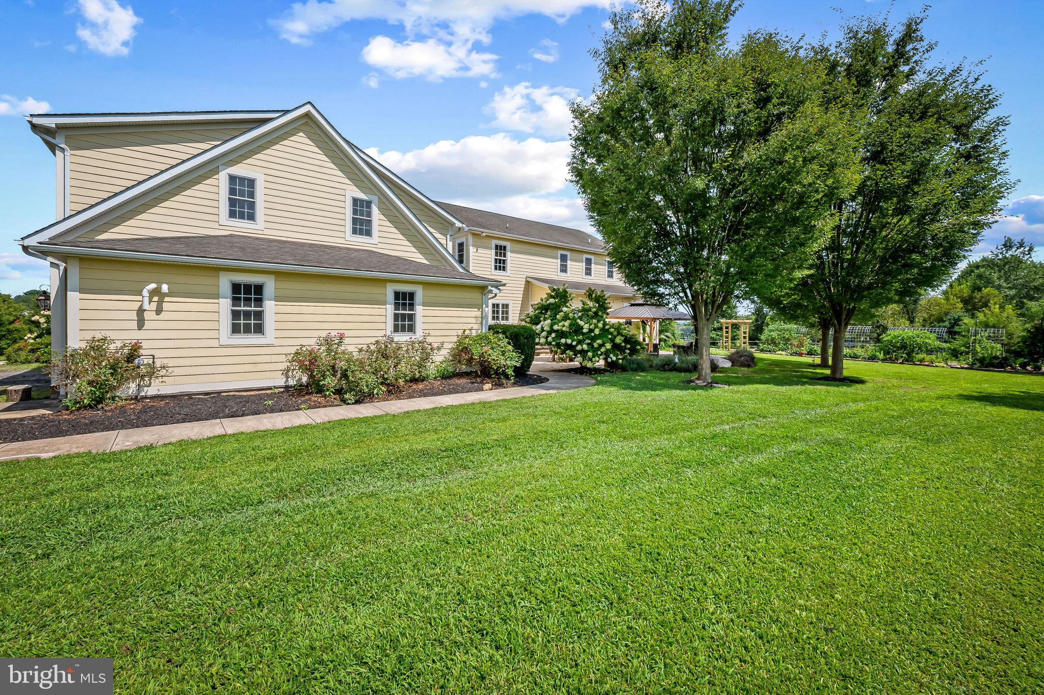 MADONNA MEADOWS - Residential