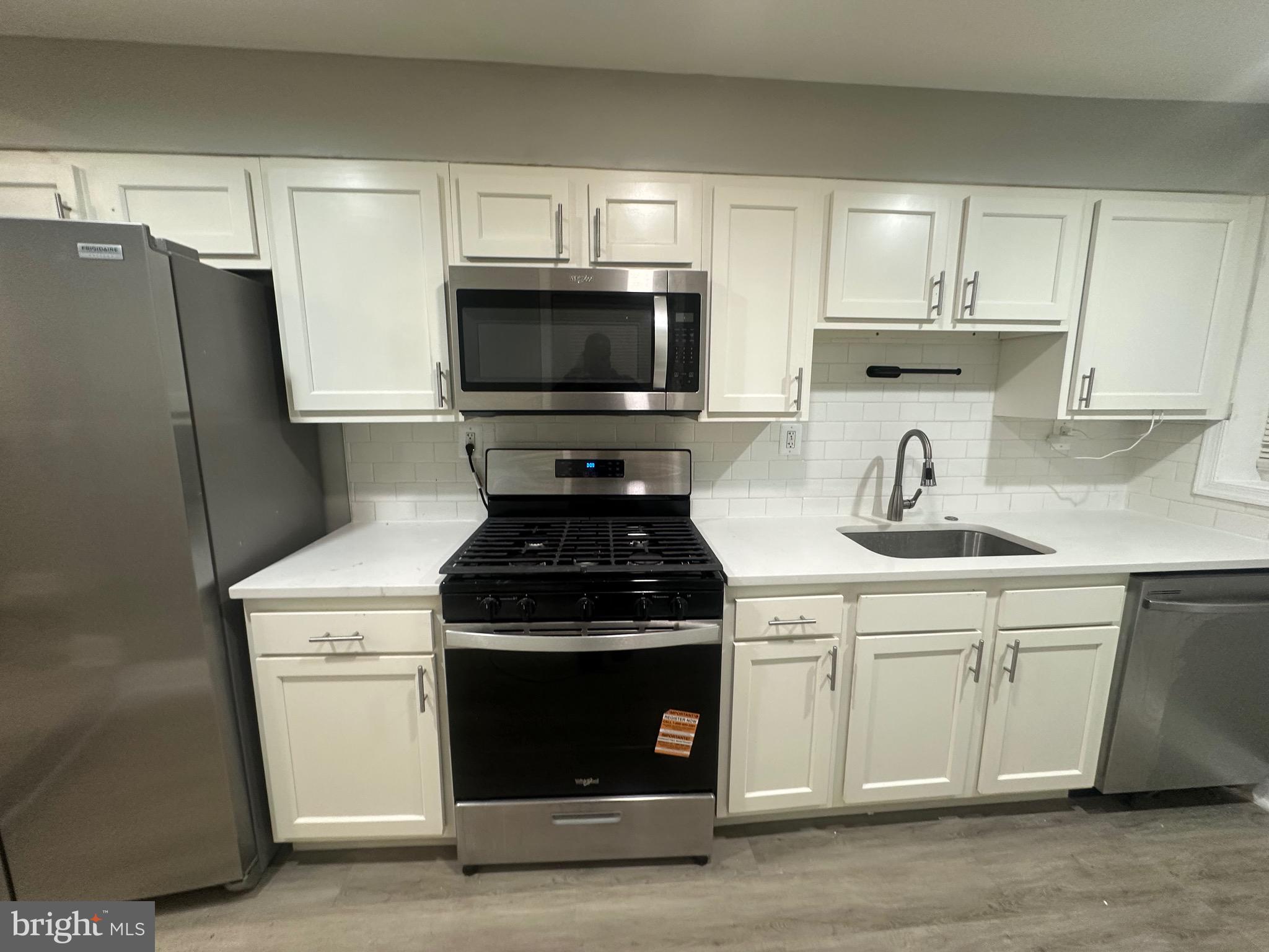 BOOTH-BOYD - Residential