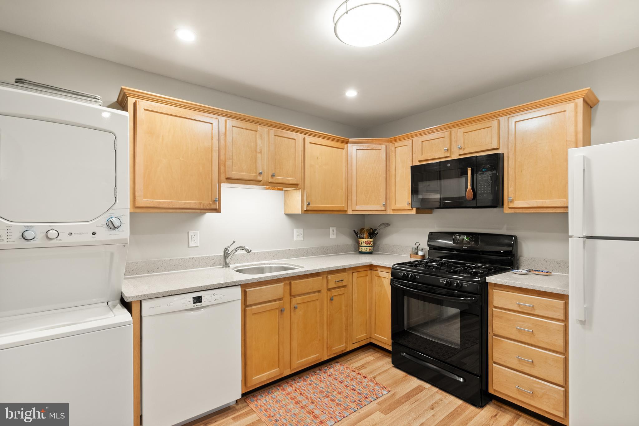 HUNTERS WOODS VILLAGE - Residential