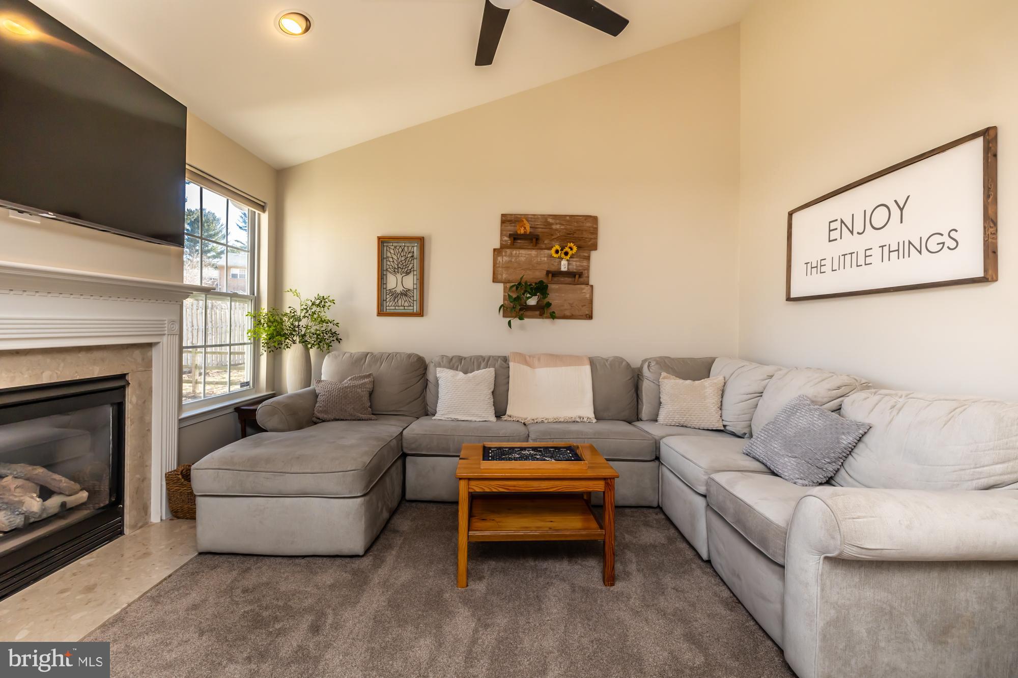 LINKS AT THORNDALE - Residential Lease