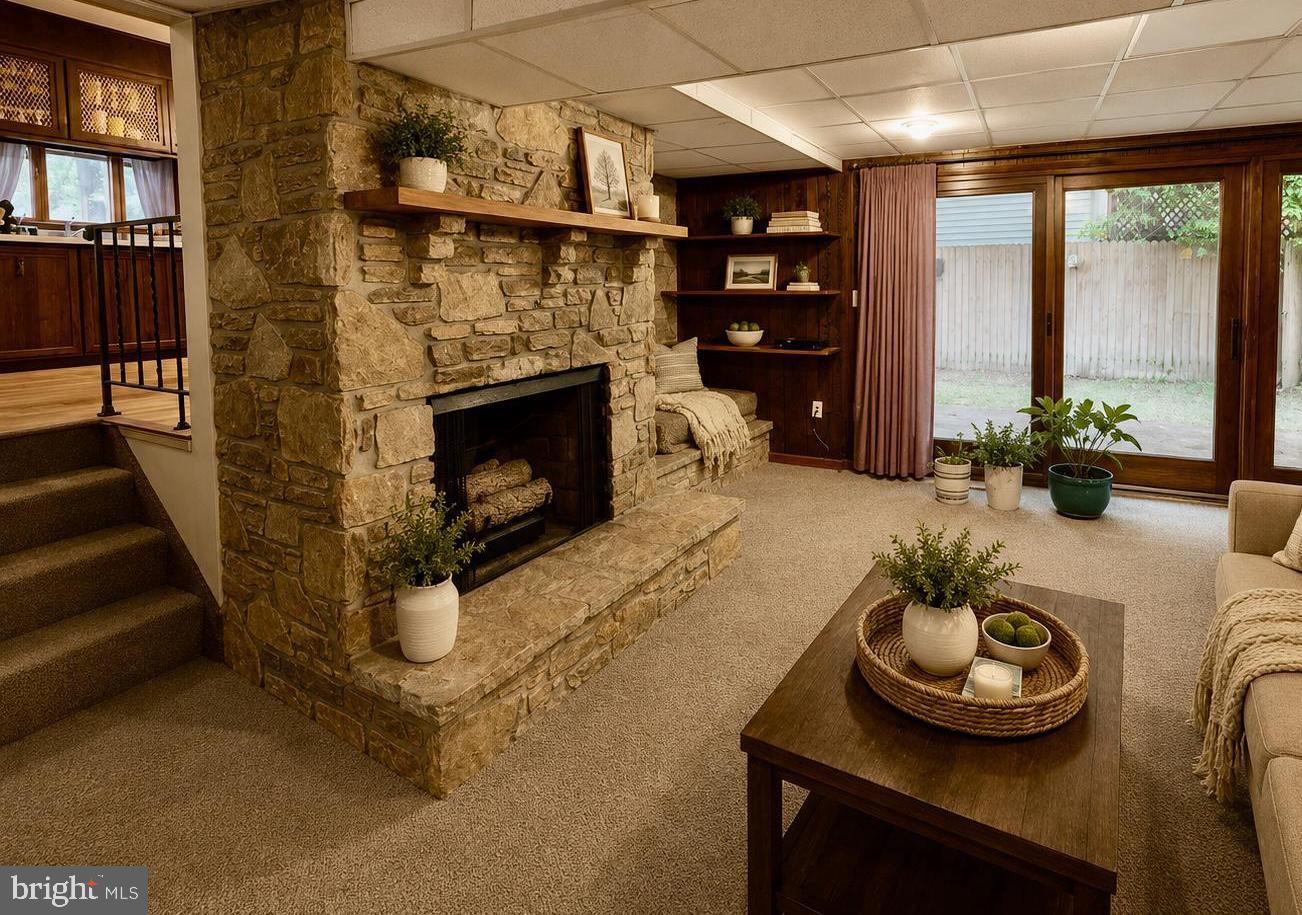 MANHATTAN MANOR - Residential