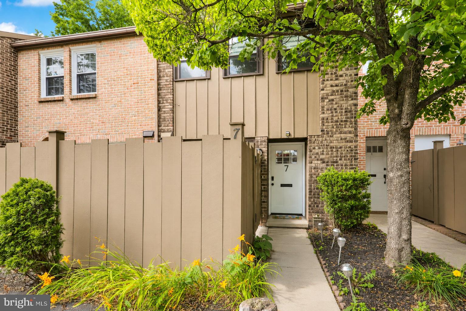 Welcome to desirable Flying Hills, where golf course views and low-maintenance living come together in this beautifully updated townhome. This 2-bedroom, 1.5-bath home features an updated kitchen with granite countertops, tile backsplash, and ample cabinet space. Step outside from the kitchen to a private patio, perfect for morning coffee or outdoor dining, while a second patio offers peaceful views overlooking the golf course.
Inside, you'll find newer luxury vinyl plank flooring throughout most of the home and hardwood flooring in both bedrooms. The spacious primary bedroom includes a large walk-in closet, while the second bedroom offers a generously sized closet and a vaulted ceiling that creates an open, airy feel. A skylight above the stairway fills the home with natural light, enhancing the bright and inviting atmosphere.
Additional highlights include economical gas heat, updated finishes throughout, and a convenient location within the sought-after Flying Hills community. Whether you're relaxing on the patio, enjoying the golf course views, or taking advantage of the community amenities, this move-in-ready home offers comfort, style, and convenience.