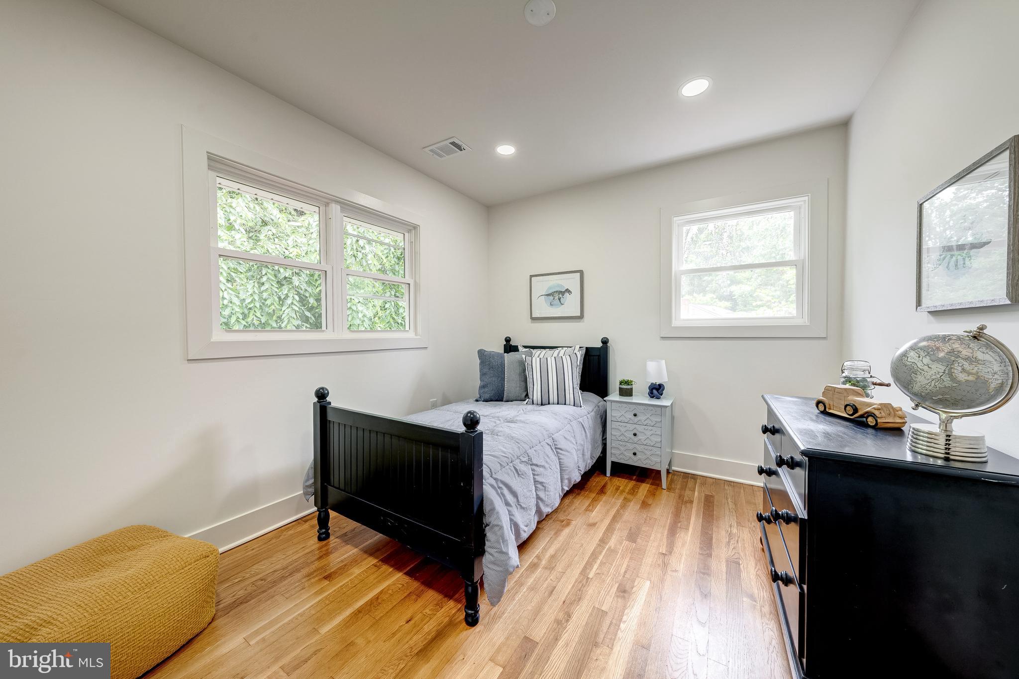 FAIRFAX VILLA - Residential
