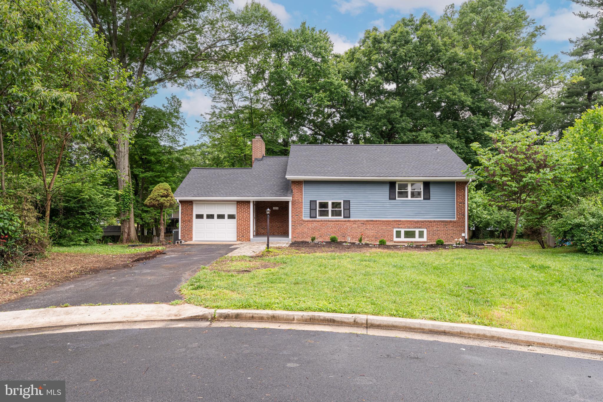 FAIRFAX VILLA - Residential