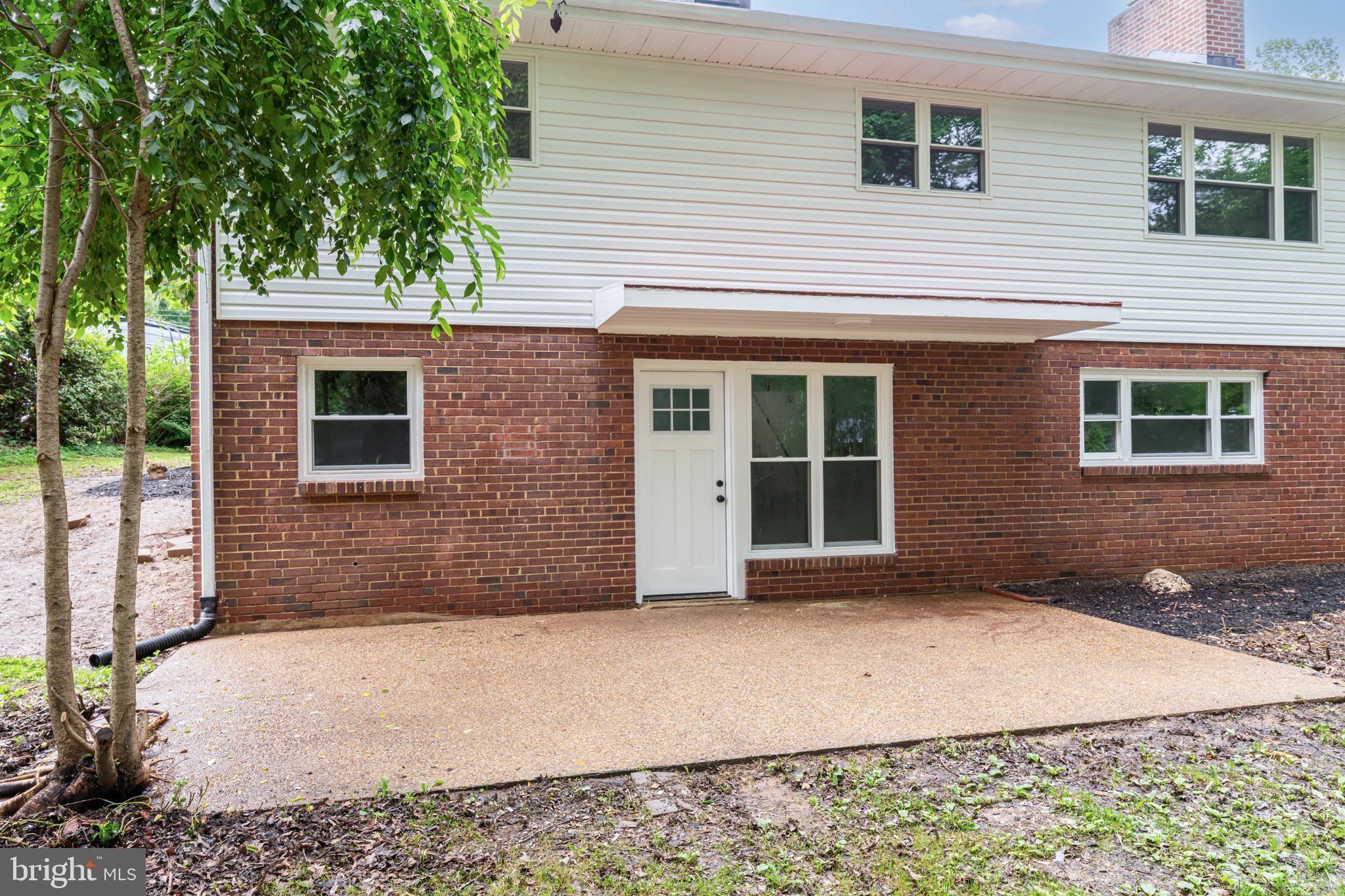 FAIRFAX VILLA - Residential