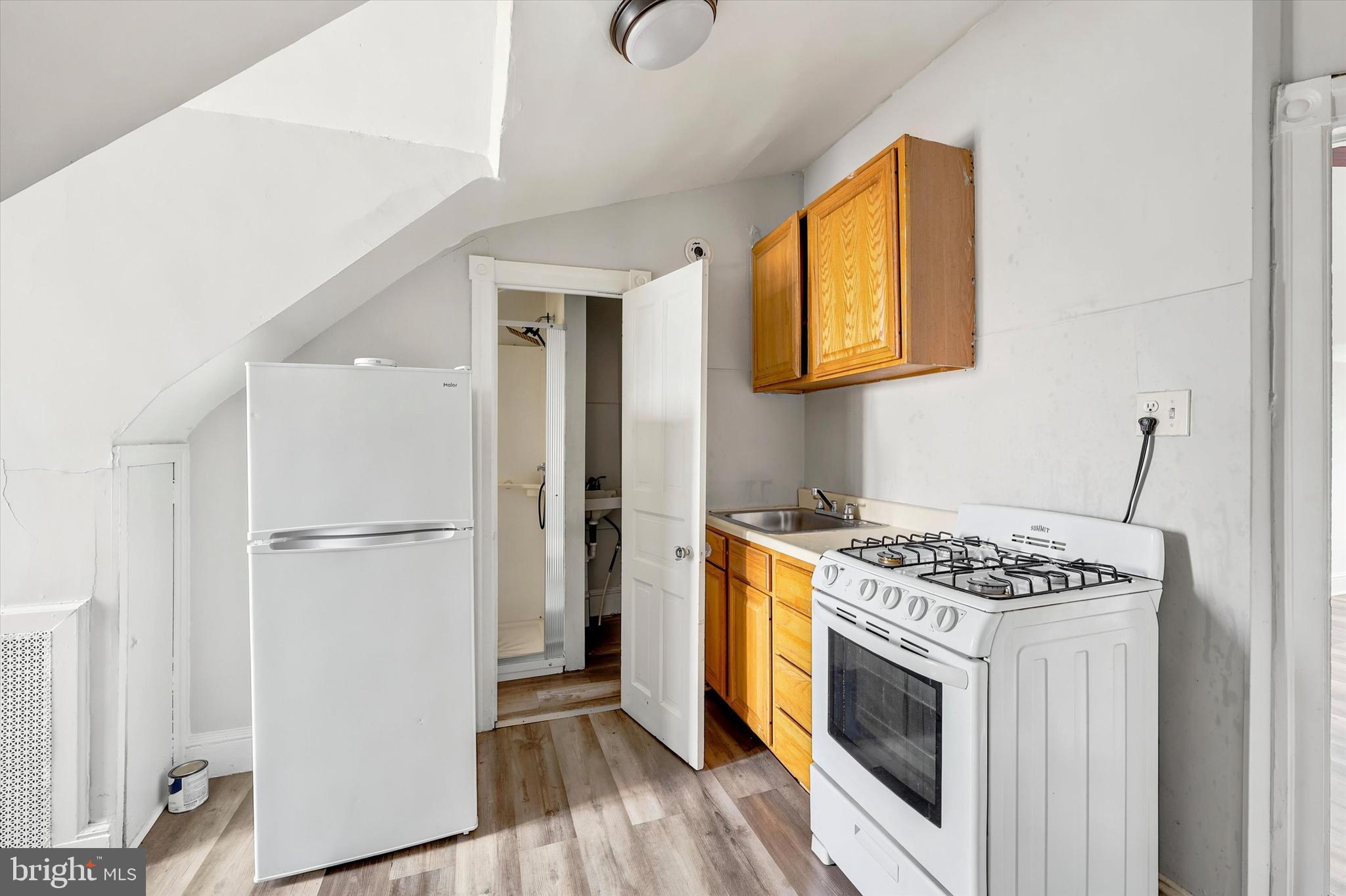 FRANKFORD - Residential Income