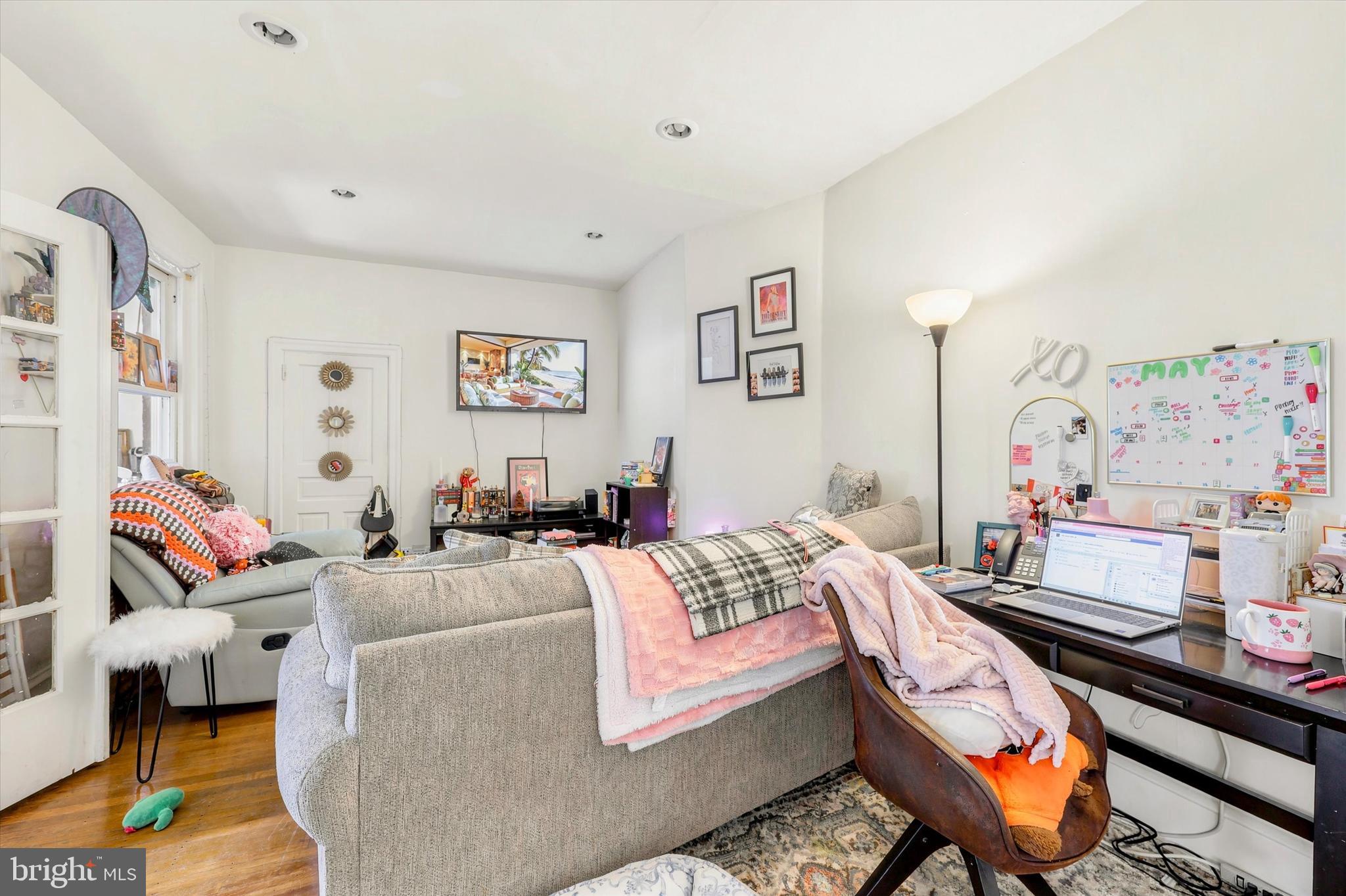 FRANKFORD - Residential Income