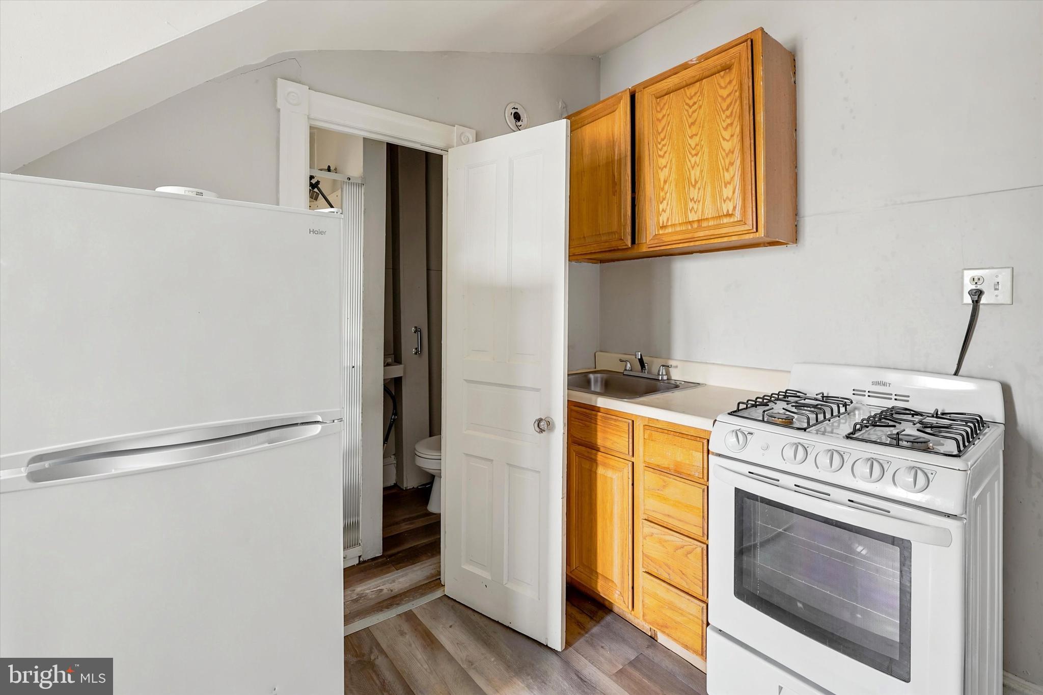 FRANKFORD - Residential Income