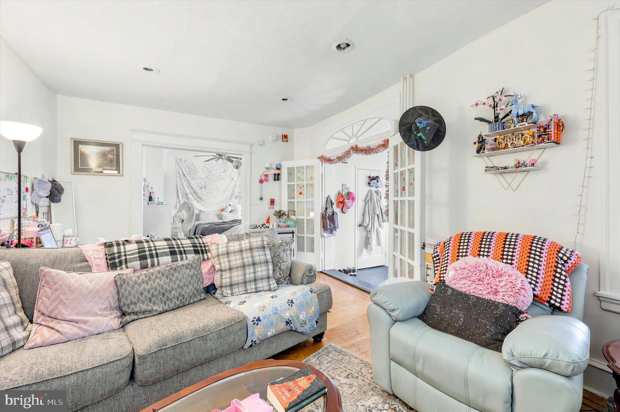 FRANKFORD - Residential Income