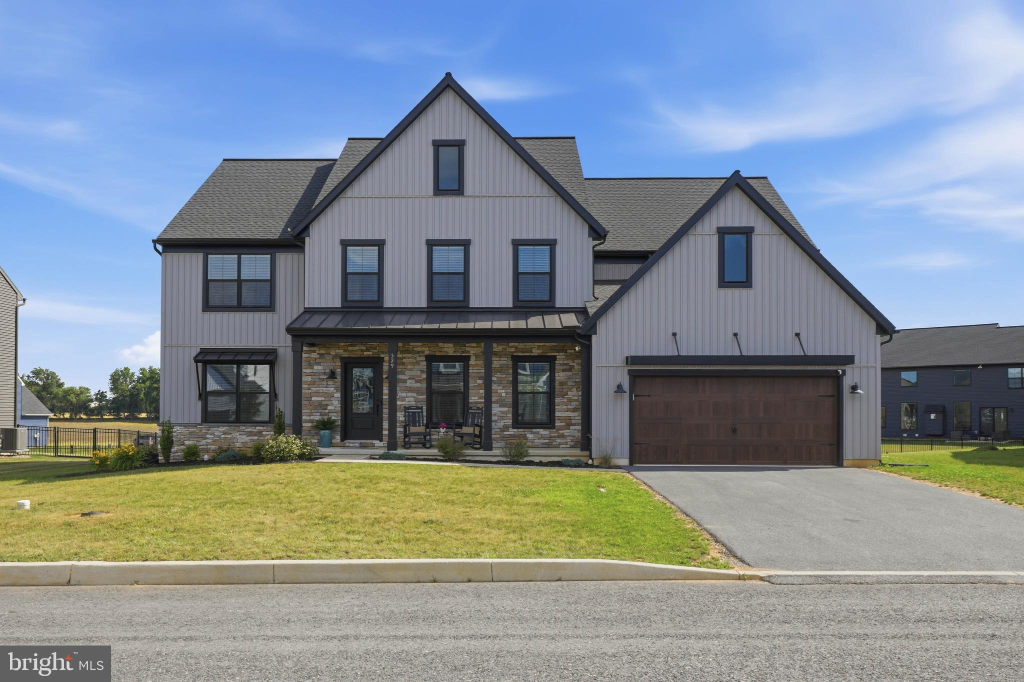 SUMMER LAYNE - Residential