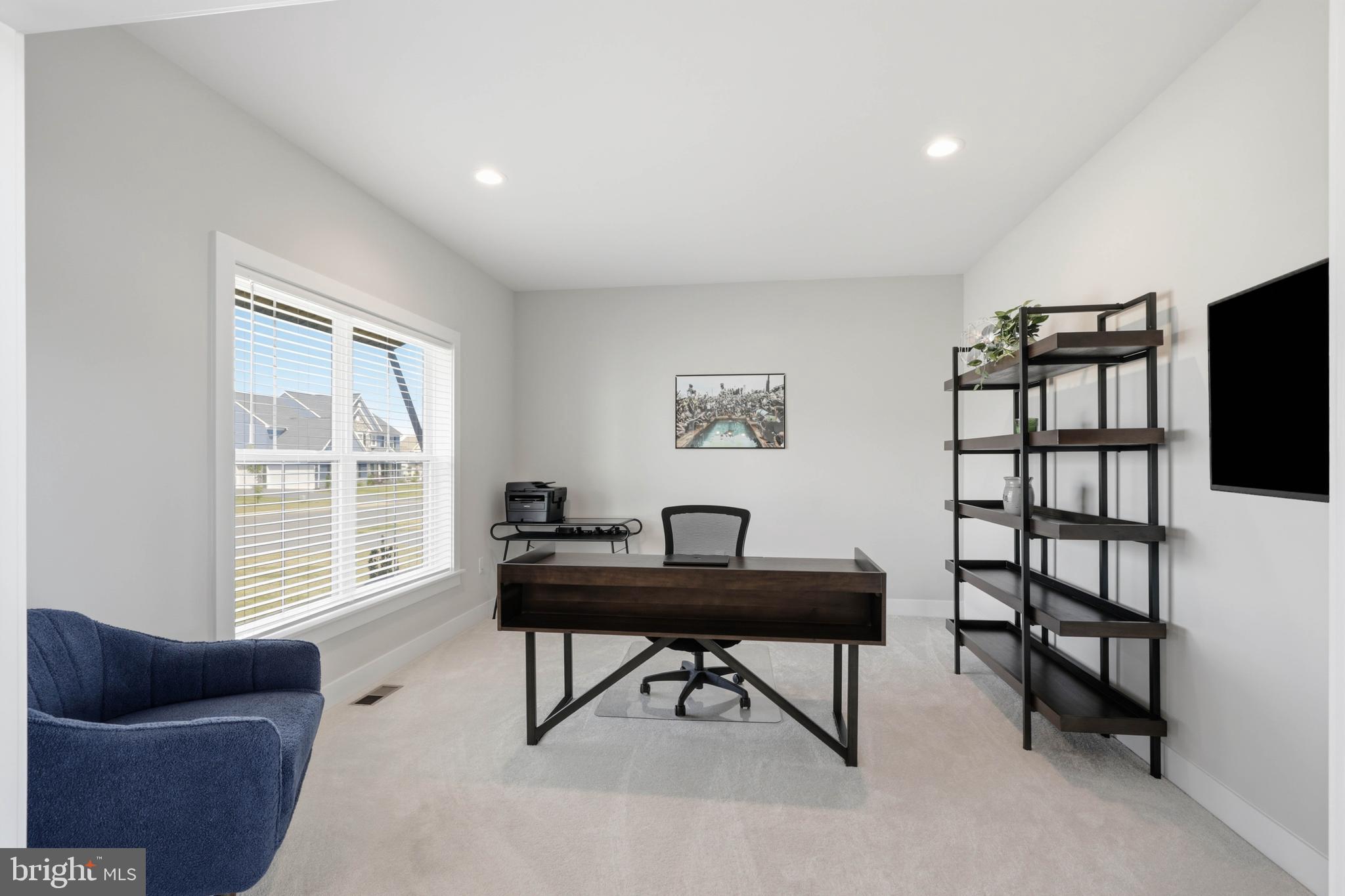 SUMMER LAYNE - Residential