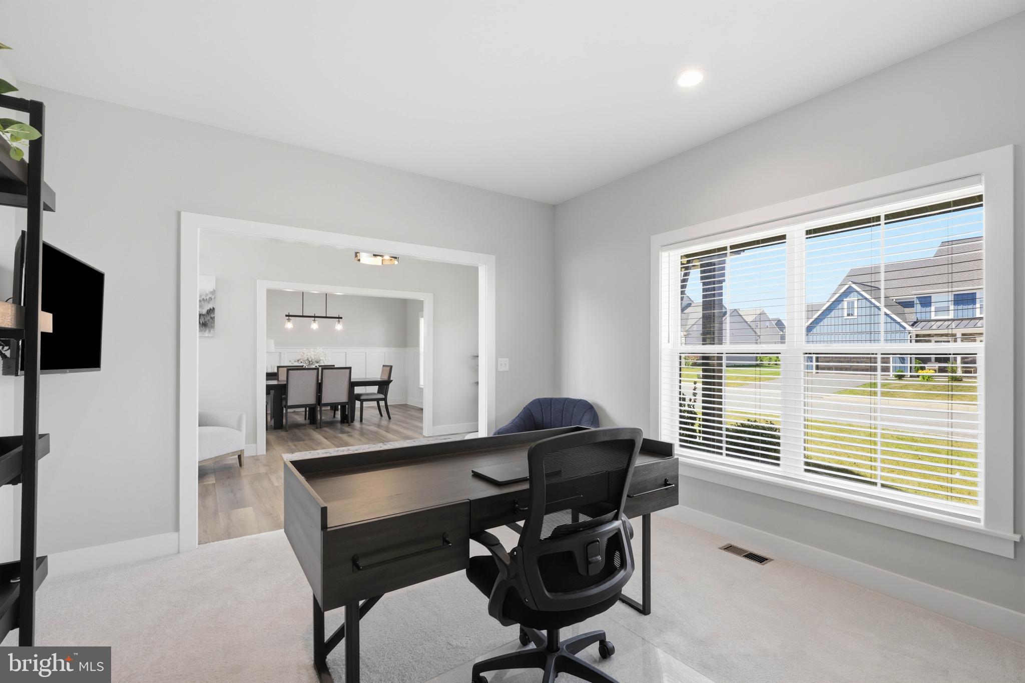SUMMER LAYNE - Residential