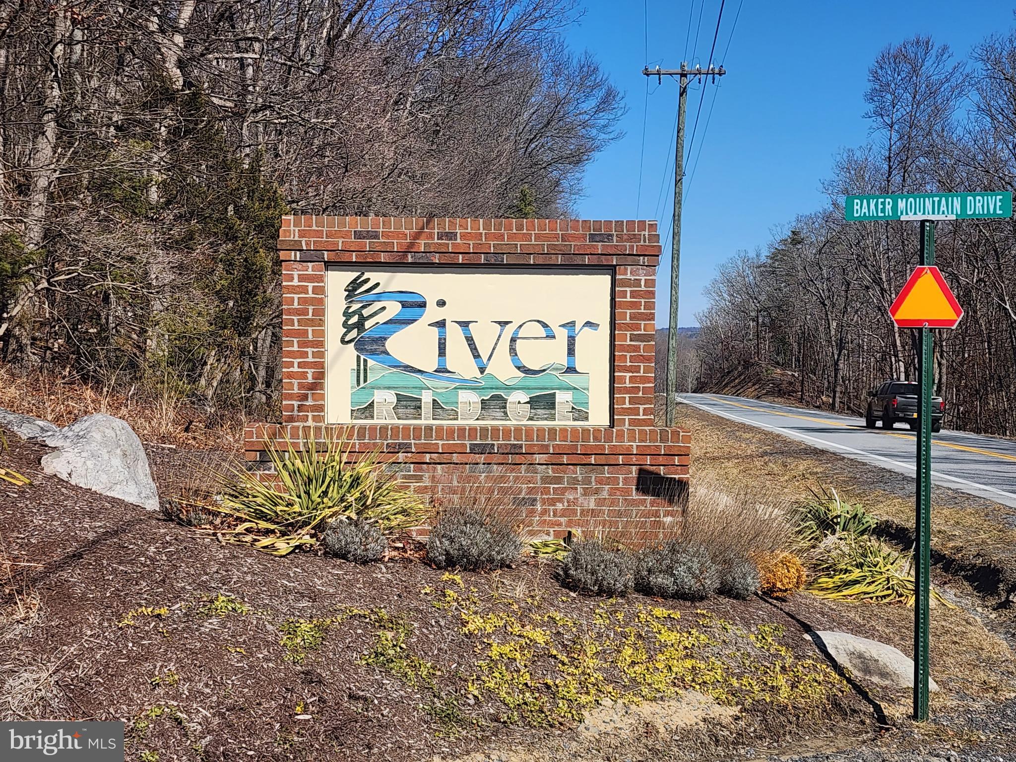 RIVER RIDGE - Land
