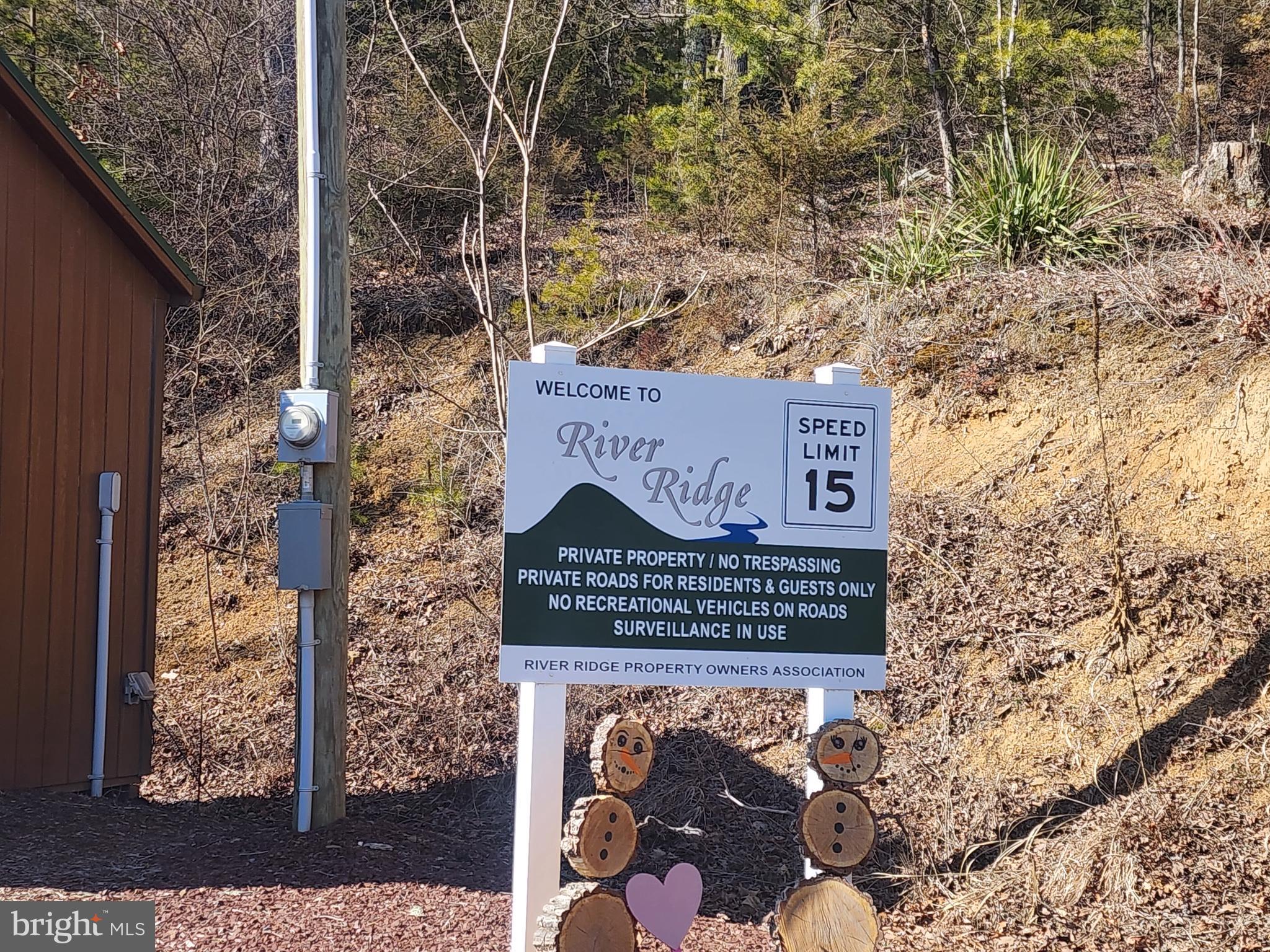 RIVER RIDGE - Land