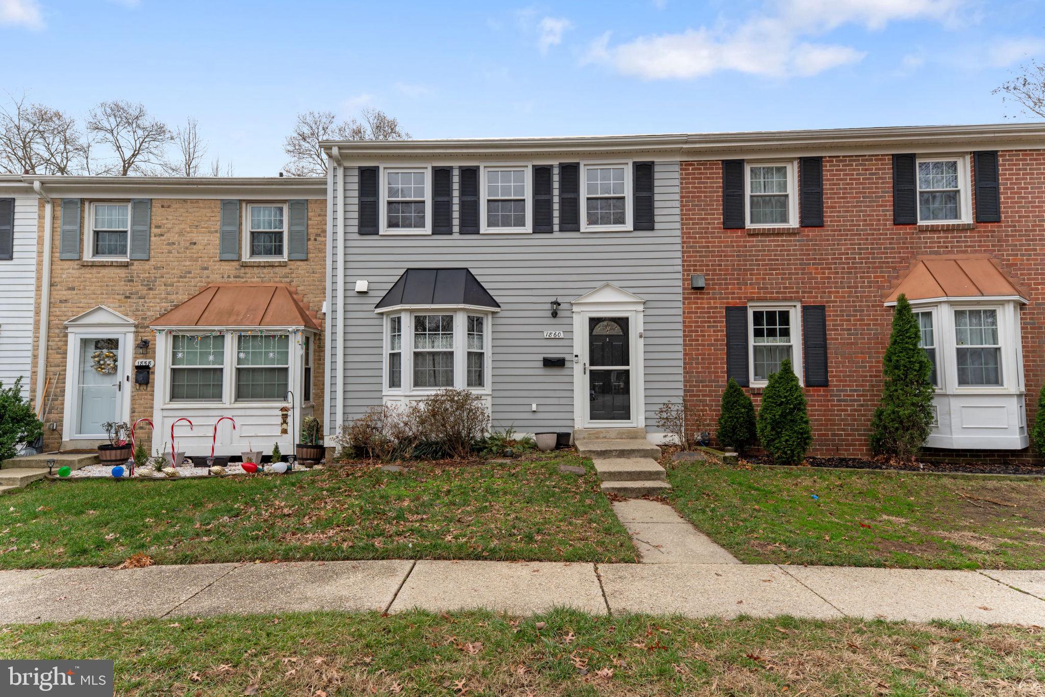 CROFTON SQUARE - Residential Lease