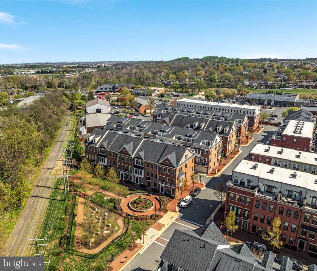 CRESCENT PLACE - Residential