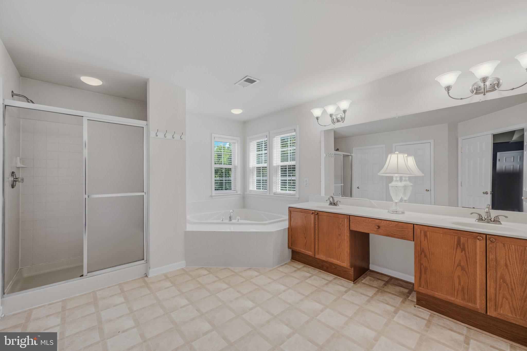 SHERWOOD FOREST - Residential