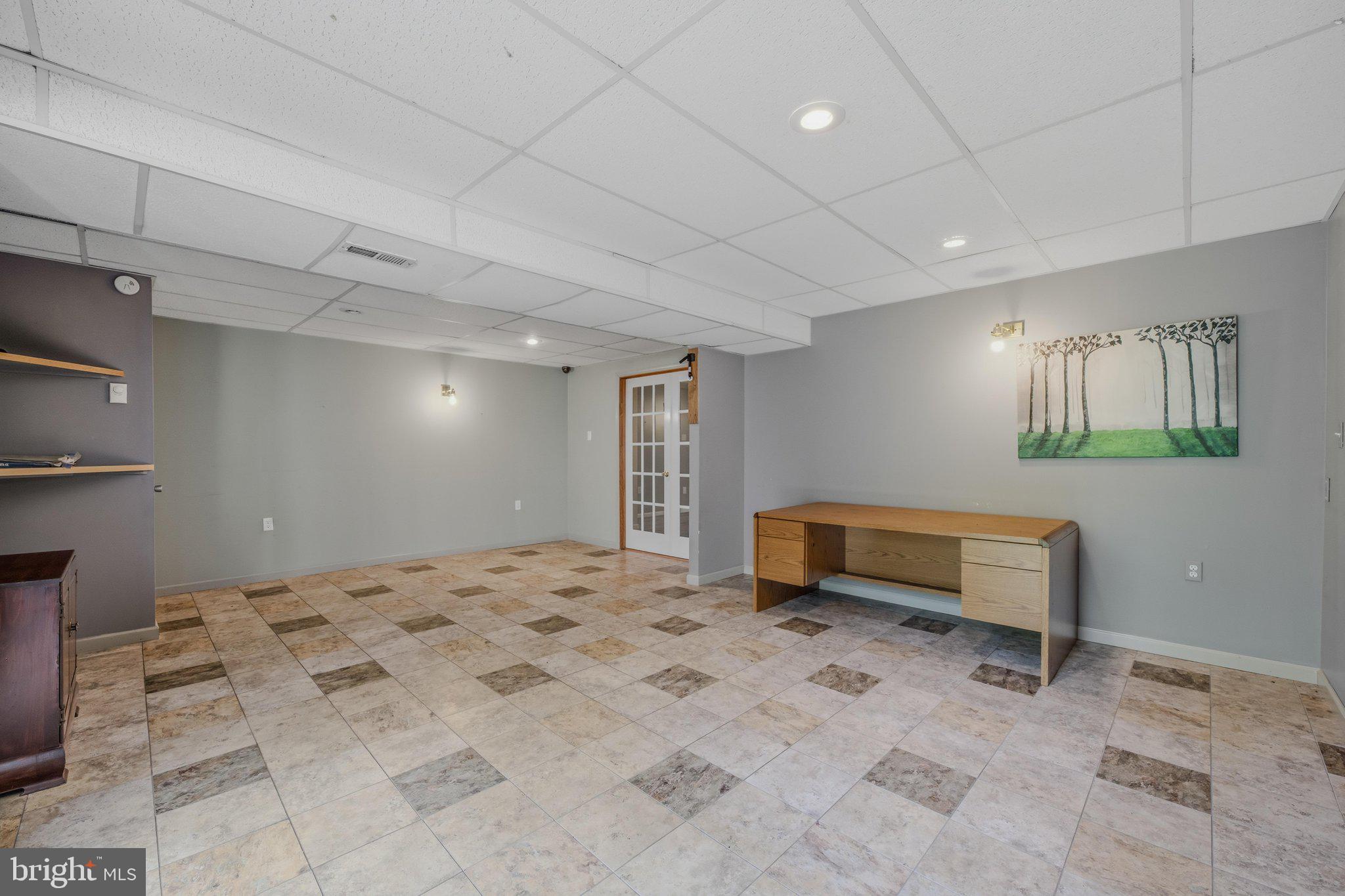 SHERWOOD FOREST - Residential