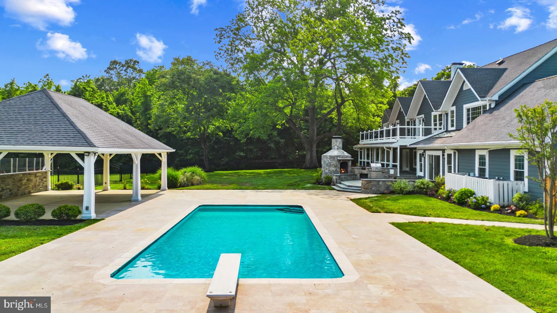 LARKINGTON - Residential