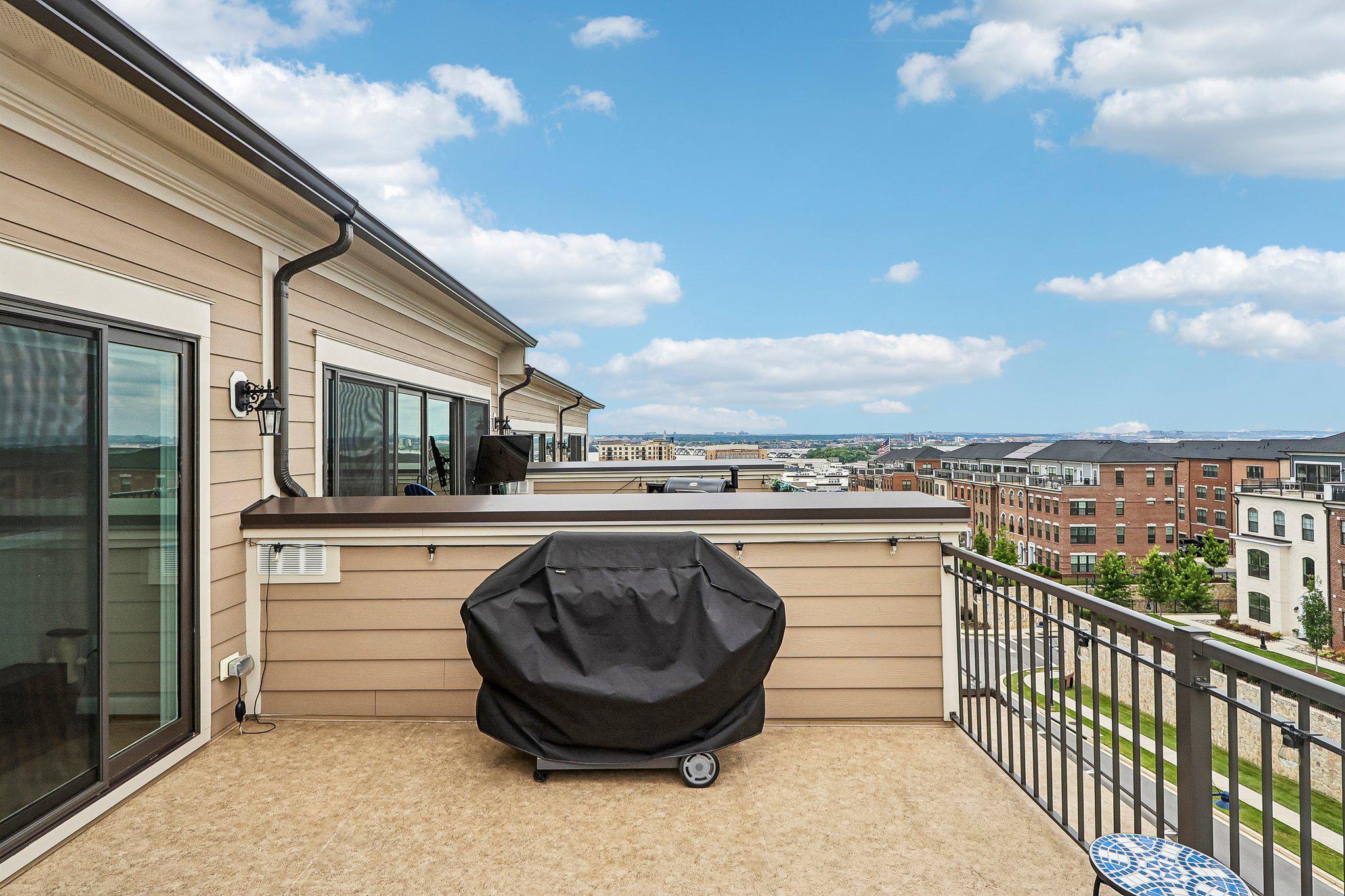 POTOMAC OVERLOOK AT NATIONAL HARBOR - Residential