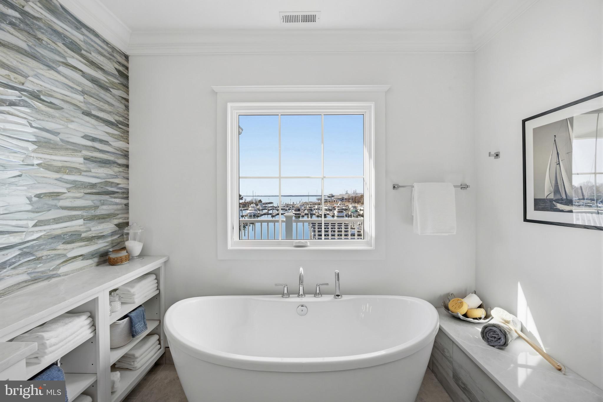 BAY BRIDGE MARINA - Residential