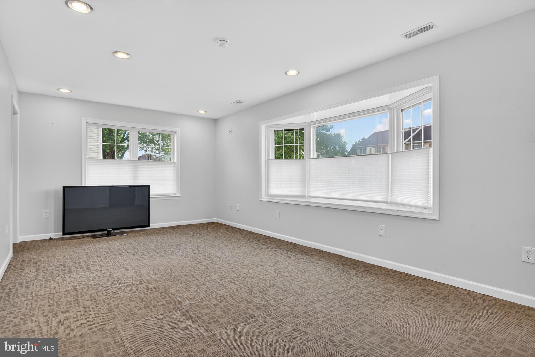 MAPLE RIDGE - Residential