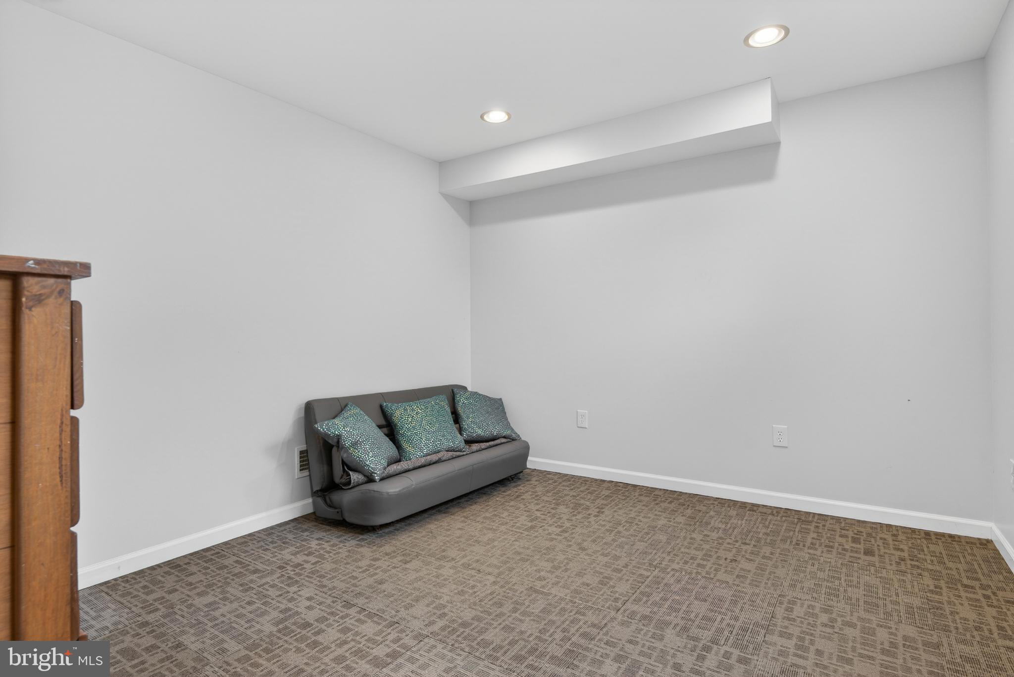 MAPLE RIDGE - Residential