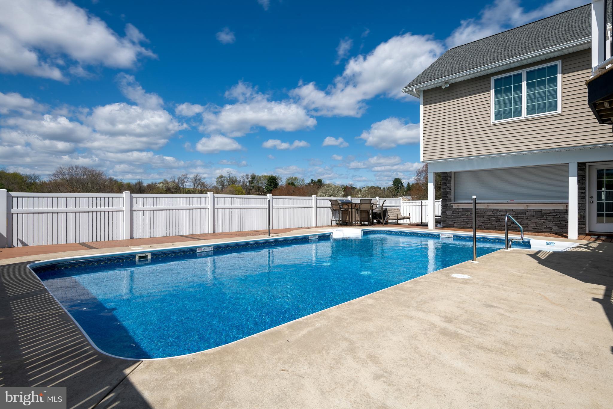 MAPLE RIDGE - Residential