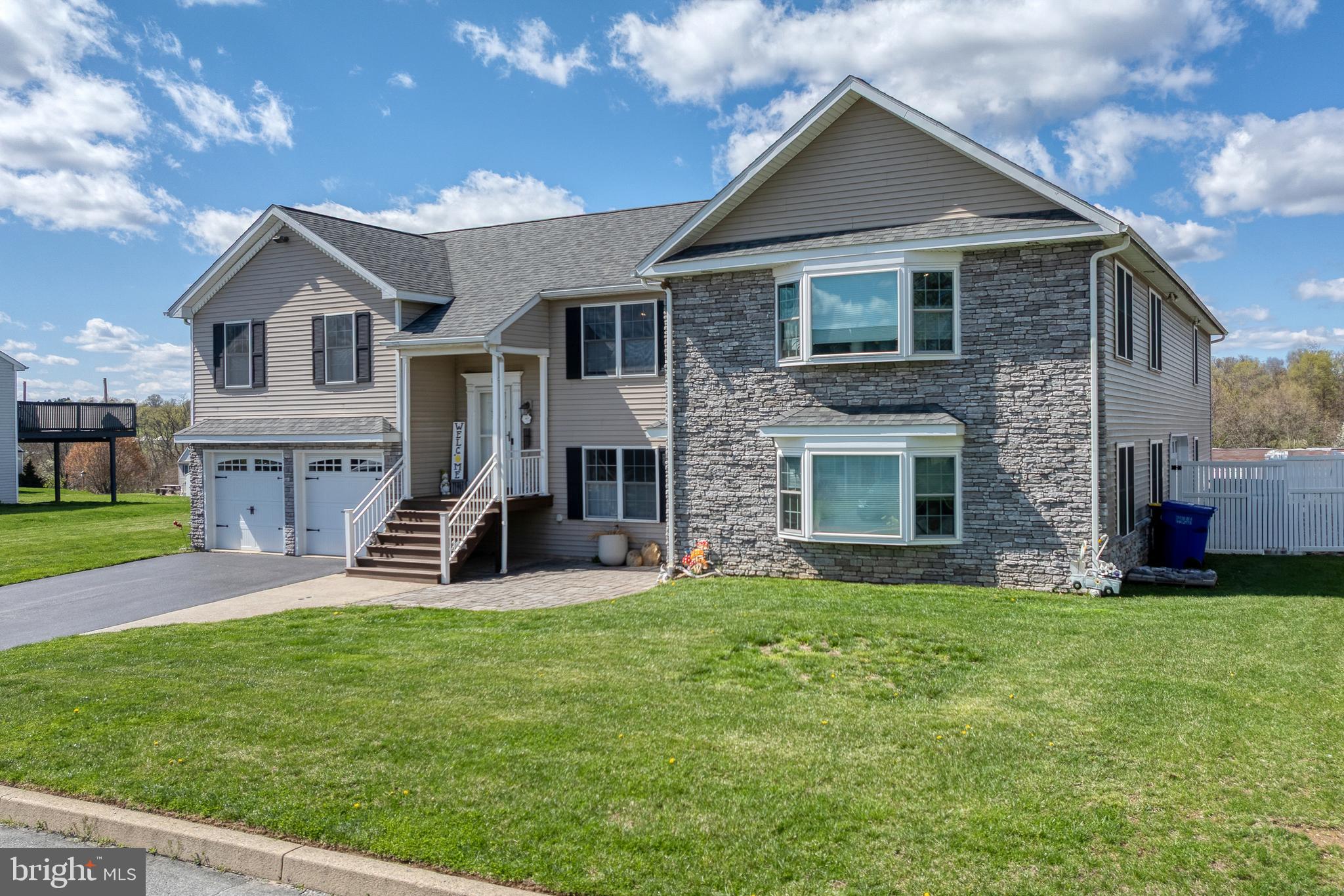MAPLE RIDGE - Residential
