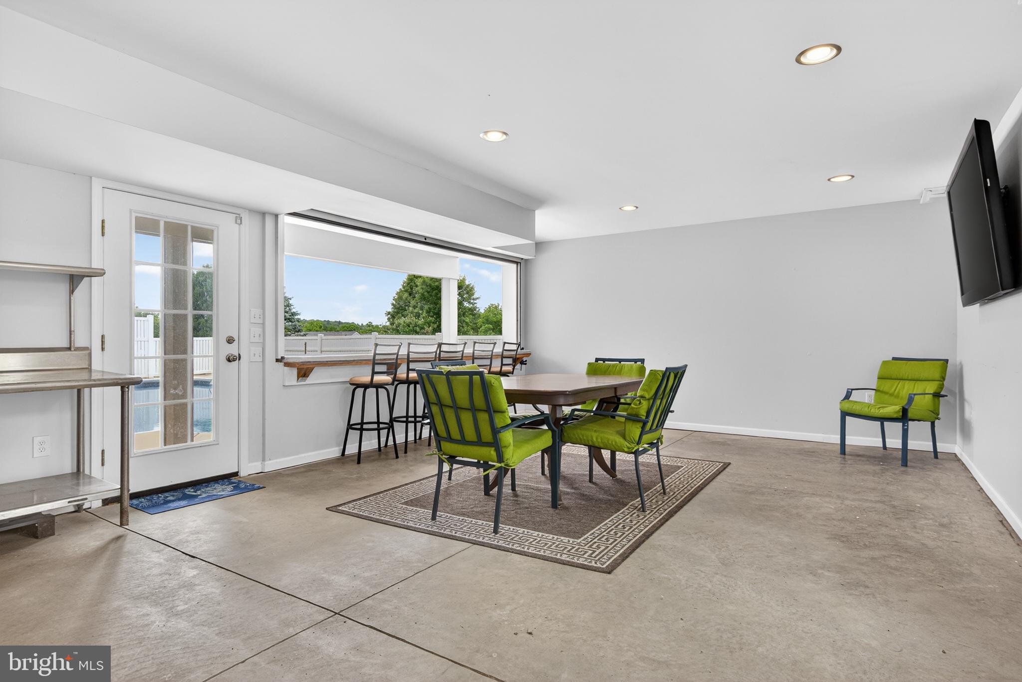 MAPLE RIDGE - Residential