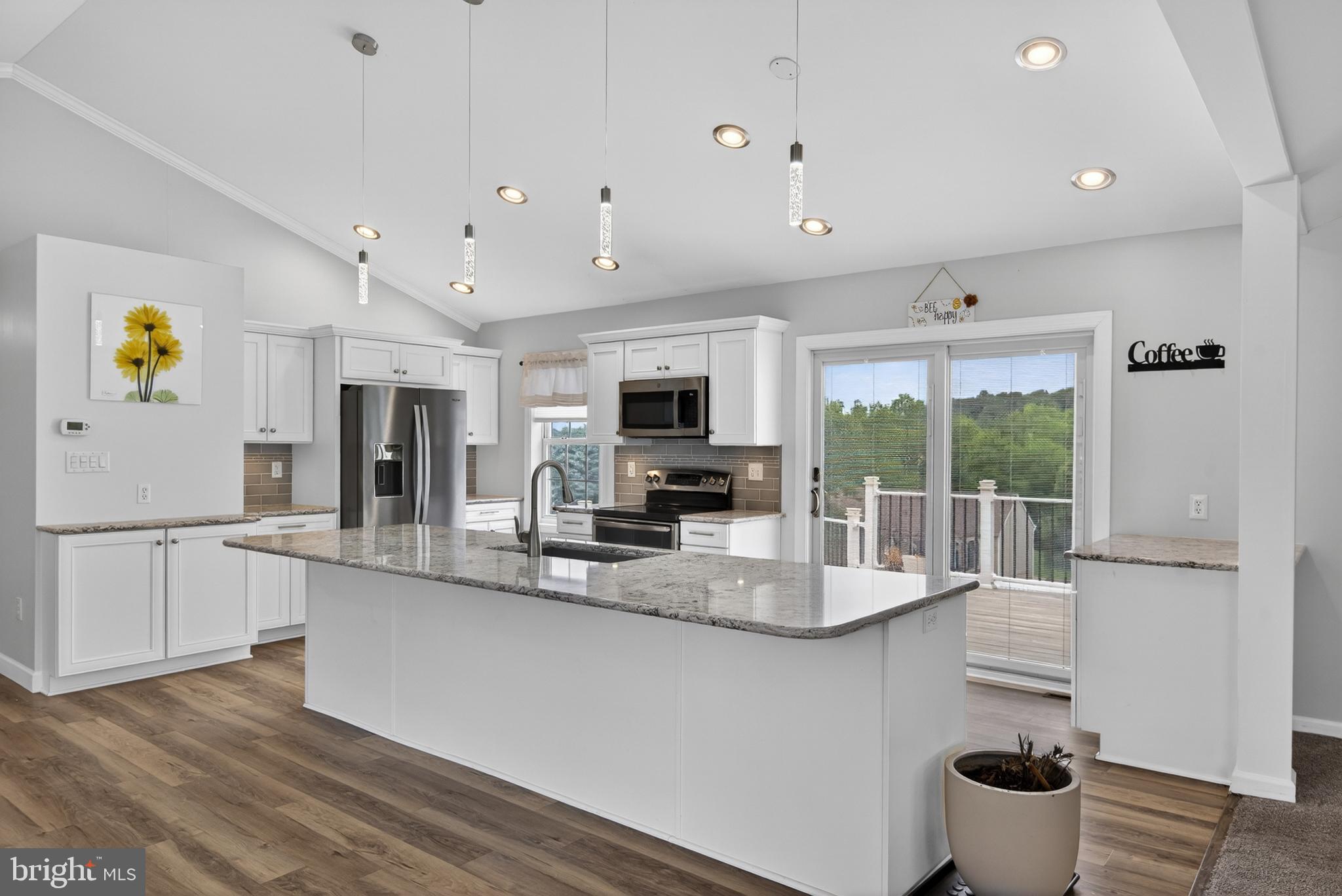 MAPLE RIDGE - Residential