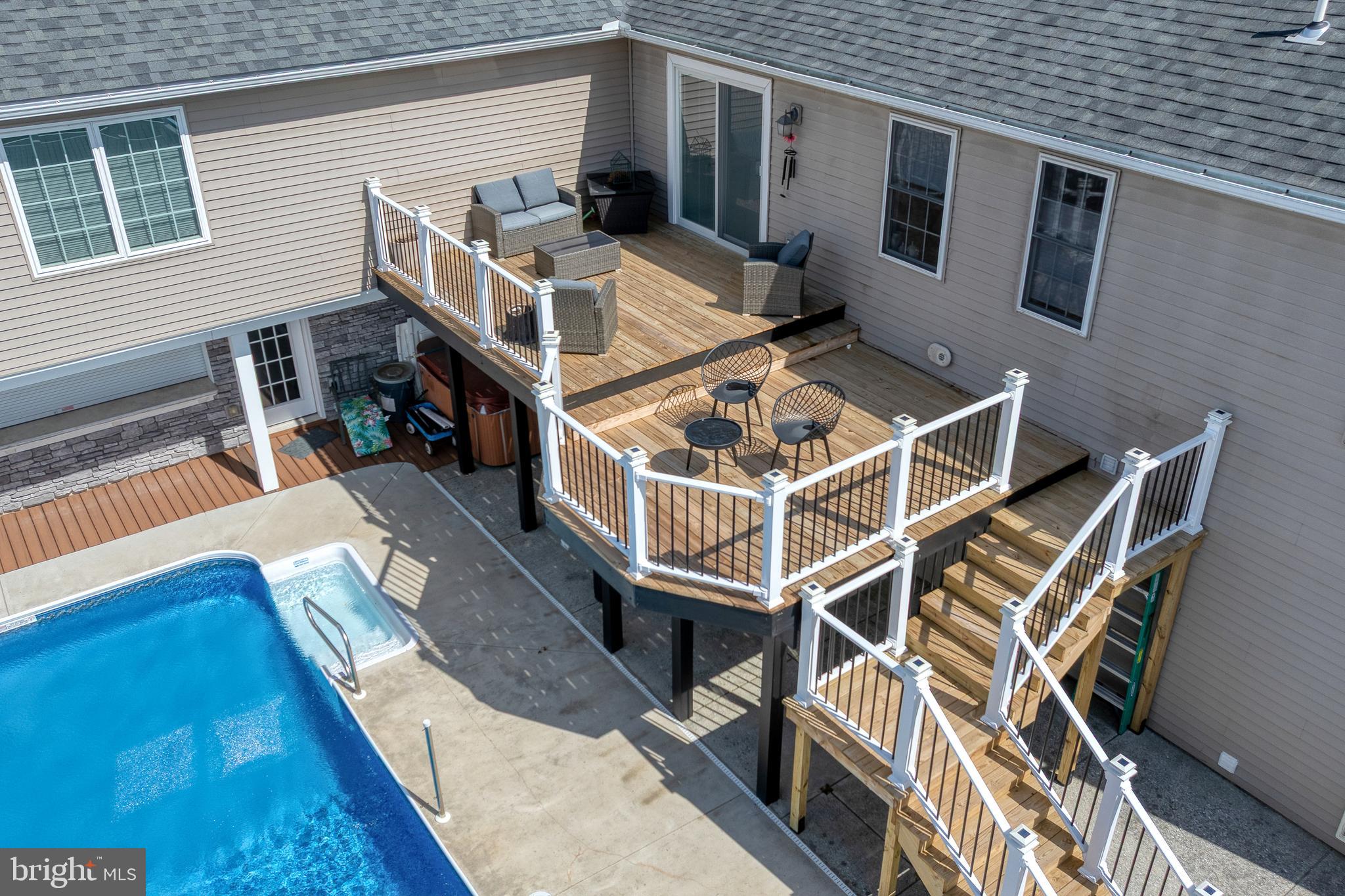 MAPLE RIDGE - Residential