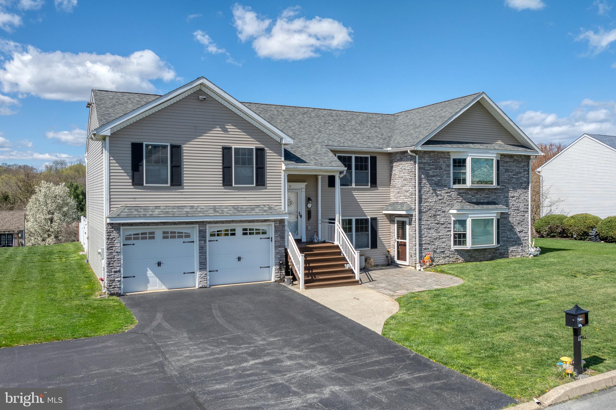 MAPLE RIDGE - Residential