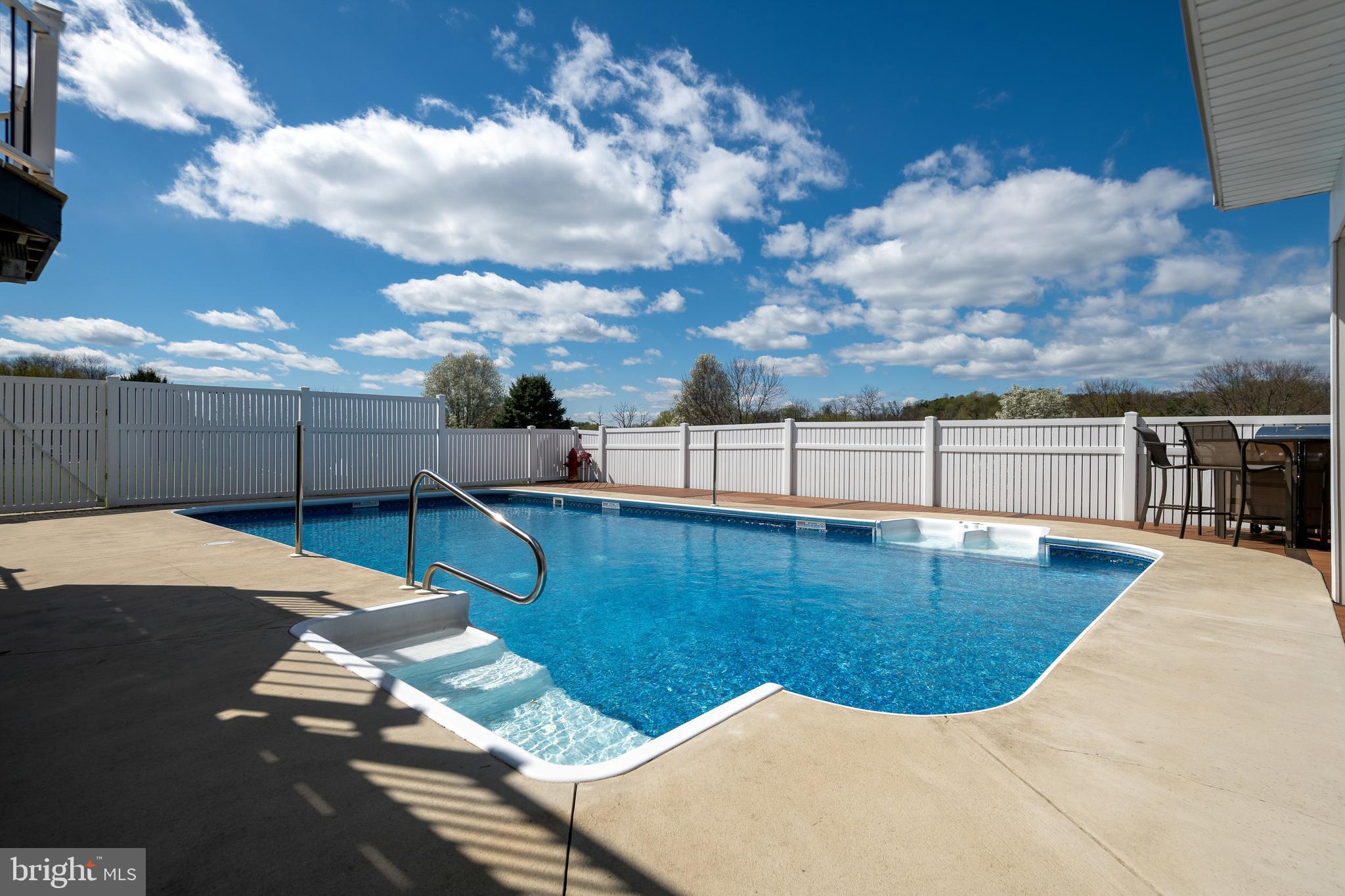 MAPLE RIDGE - Residential
