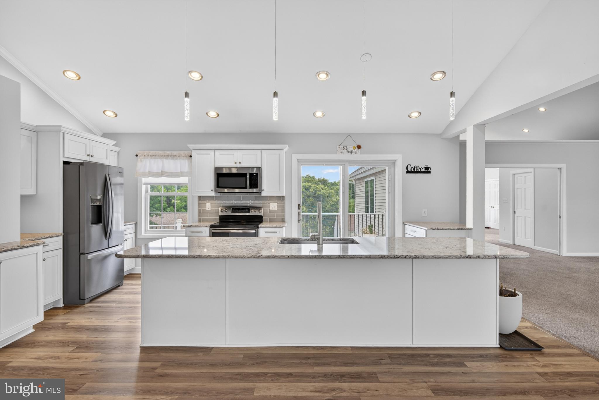 MAPLE RIDGE - Residential