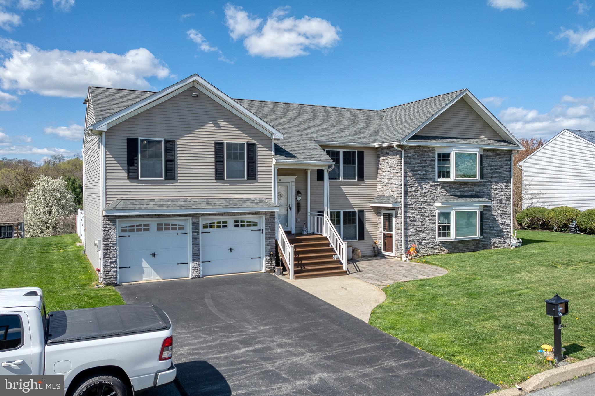 MAPLE RIDGE - Residential