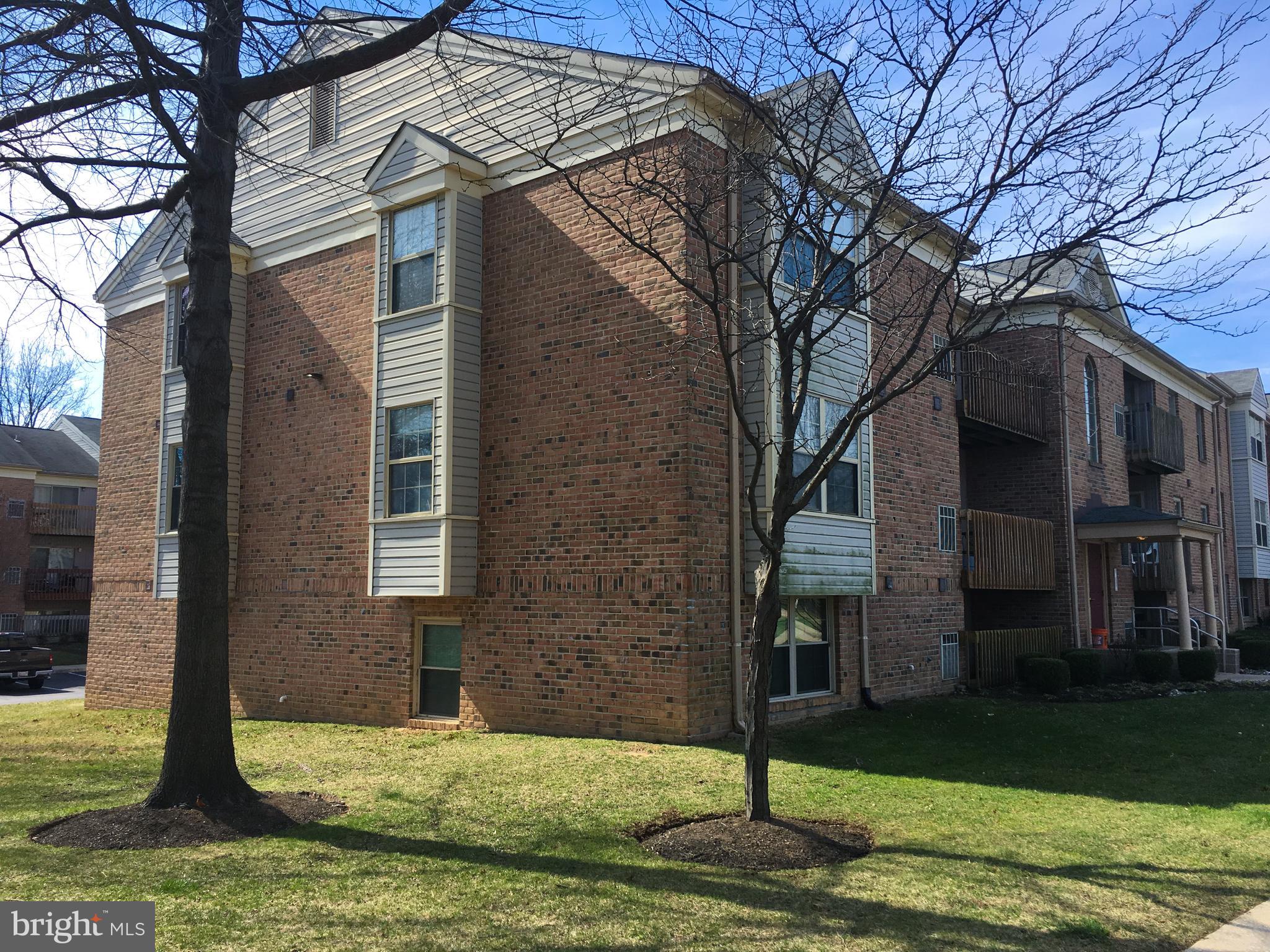 Wake up to beautiful water views in this charming 3-bedroom, 1-bath condo located in the heart of Essex. Offering a light-filled layout, comfortable living spaces, and scenic waterfront surroundings, this home is perfect for anyone seeking a relaxed coastal lifestyle. Enjoy easy access to boating, dining, shopping, and major commuter routes while coming home to peaceful waterfront scenery every day. Don’t miss this opportunity to own your own slice of waterfront living!