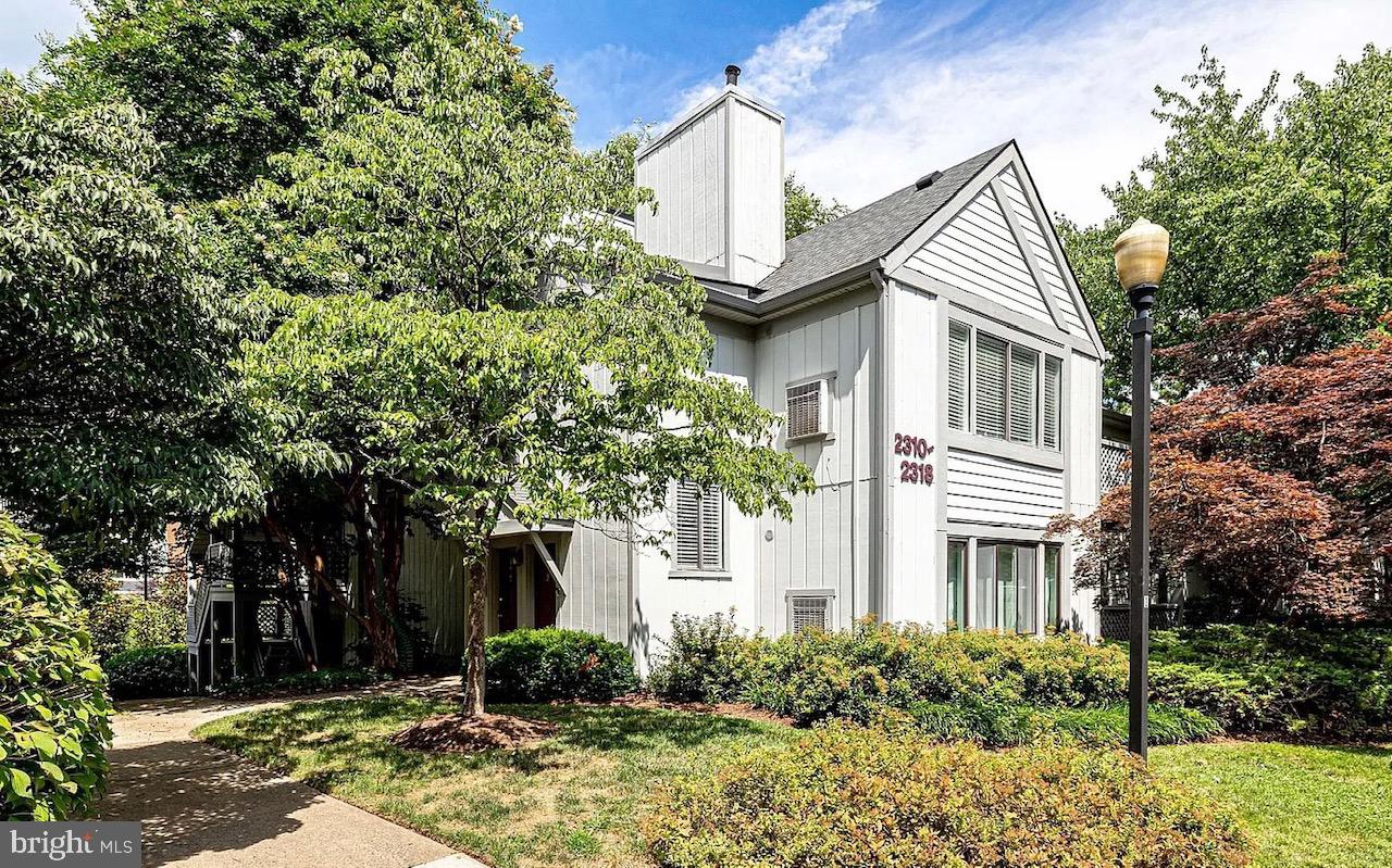 HUNTERS CROSSING - Residential