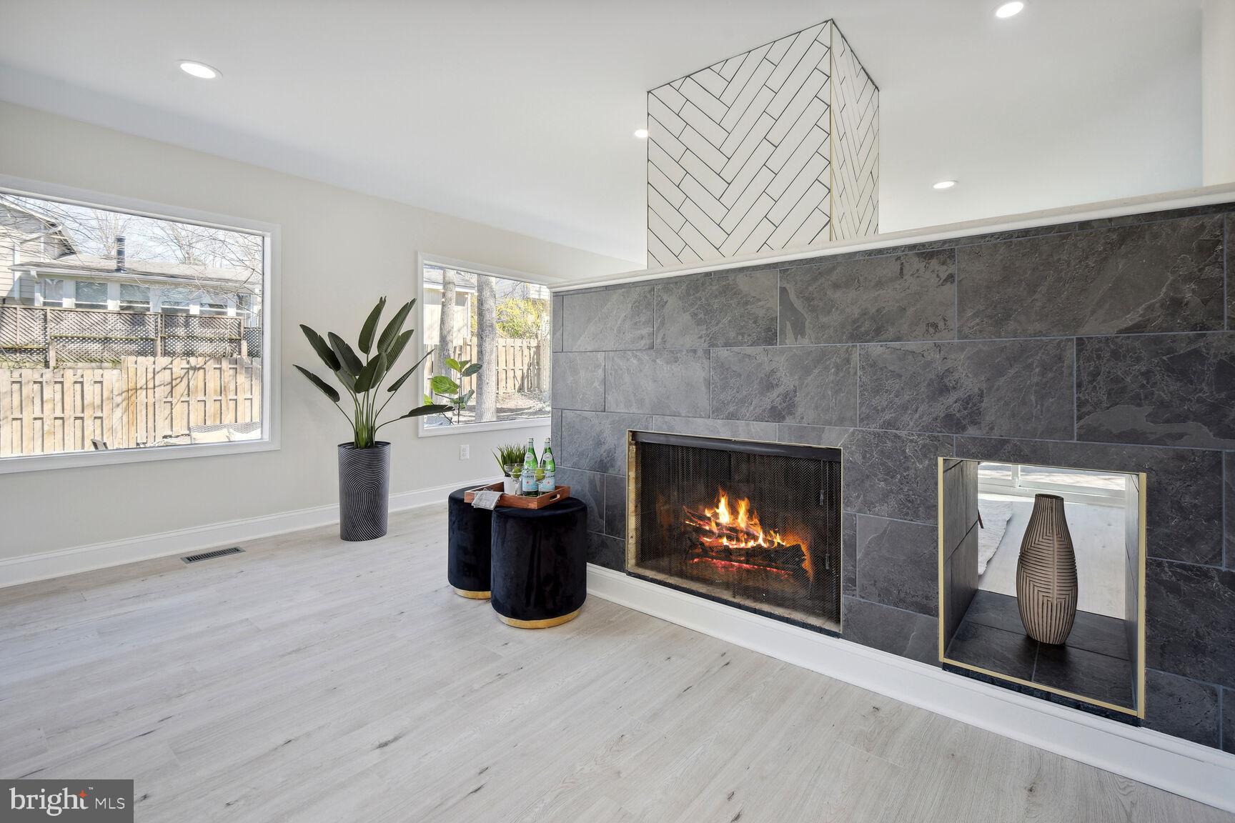 MANOR WOODS - Residential