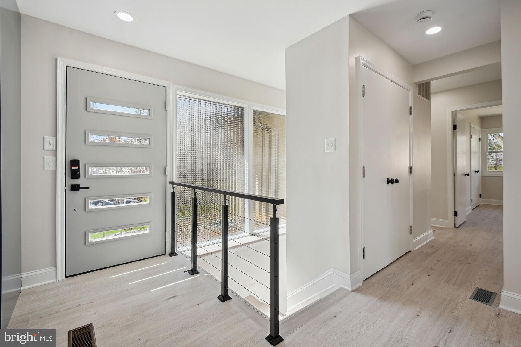 MANOR WOODS - Residential
