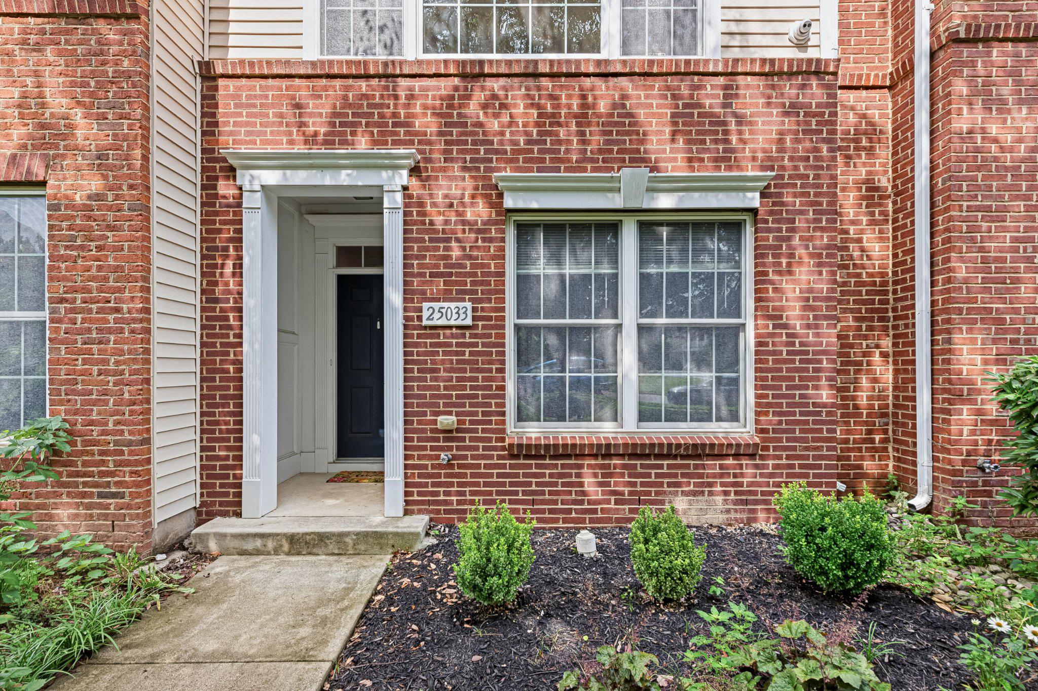 SOUTH RIDING - Residential
