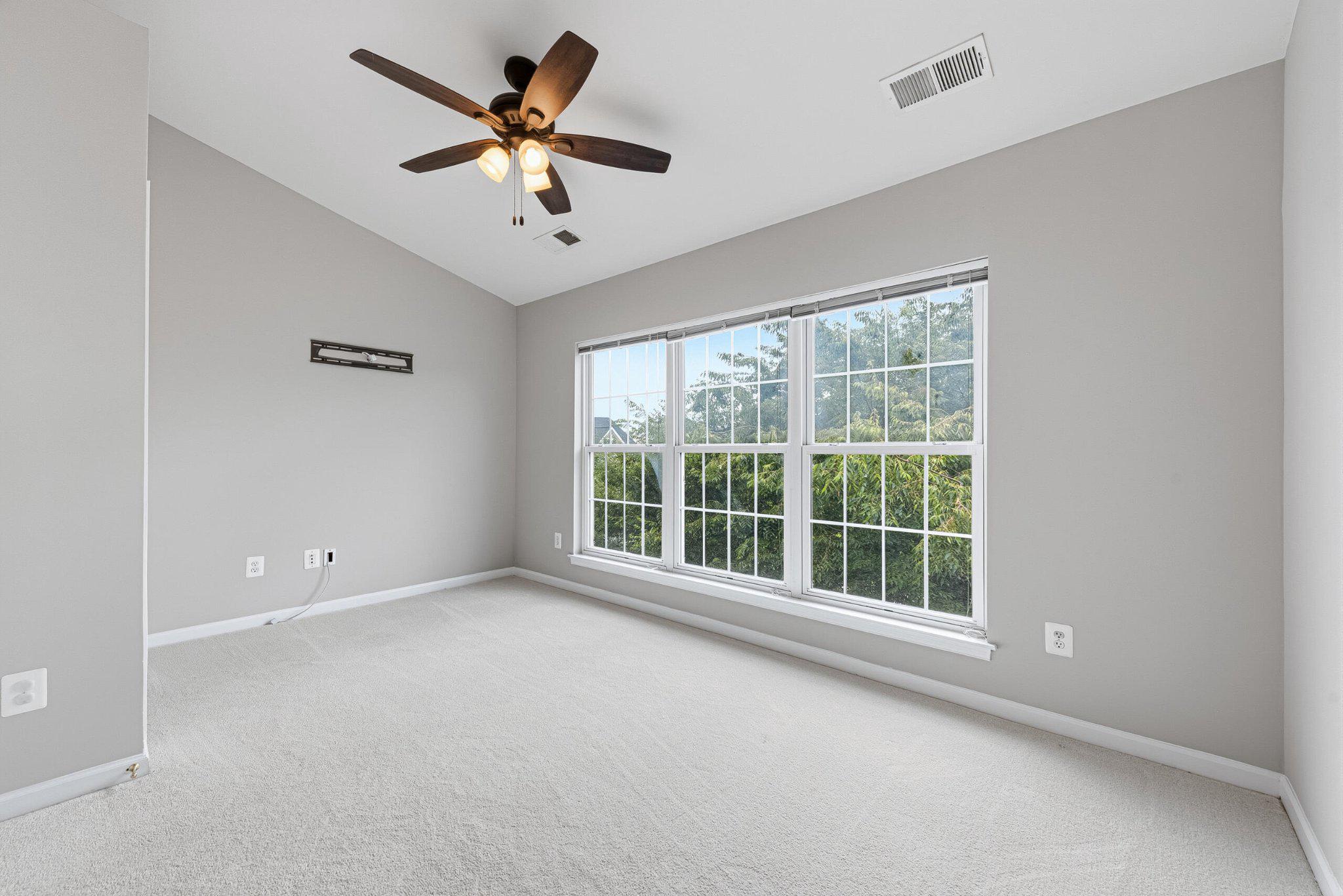 SOUTH RIDING - Residential