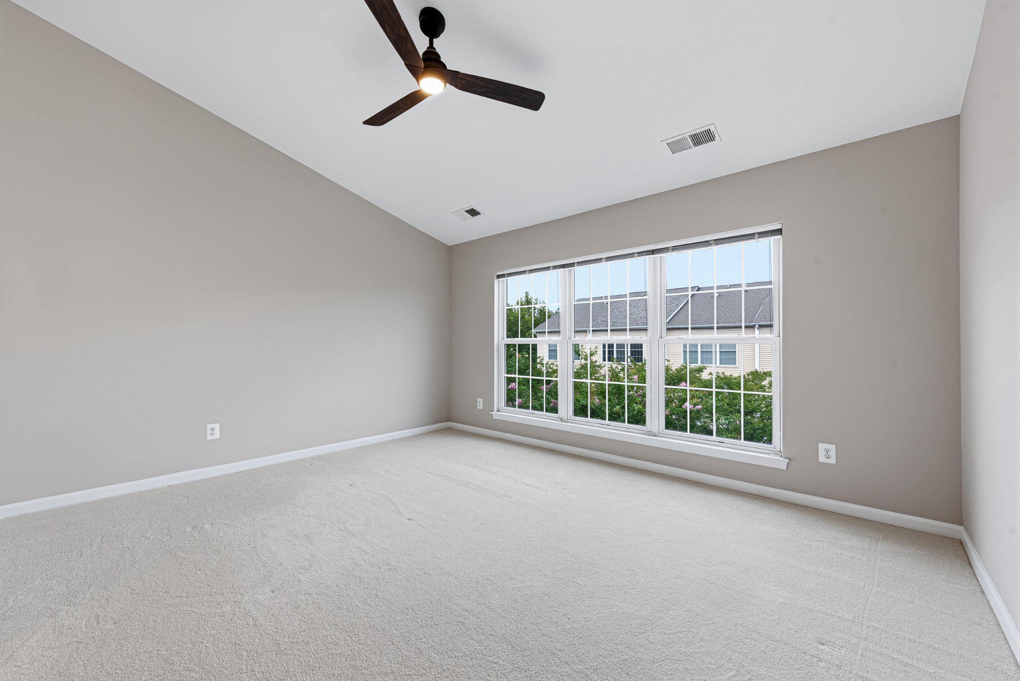 SOUTH RIDING - Residential